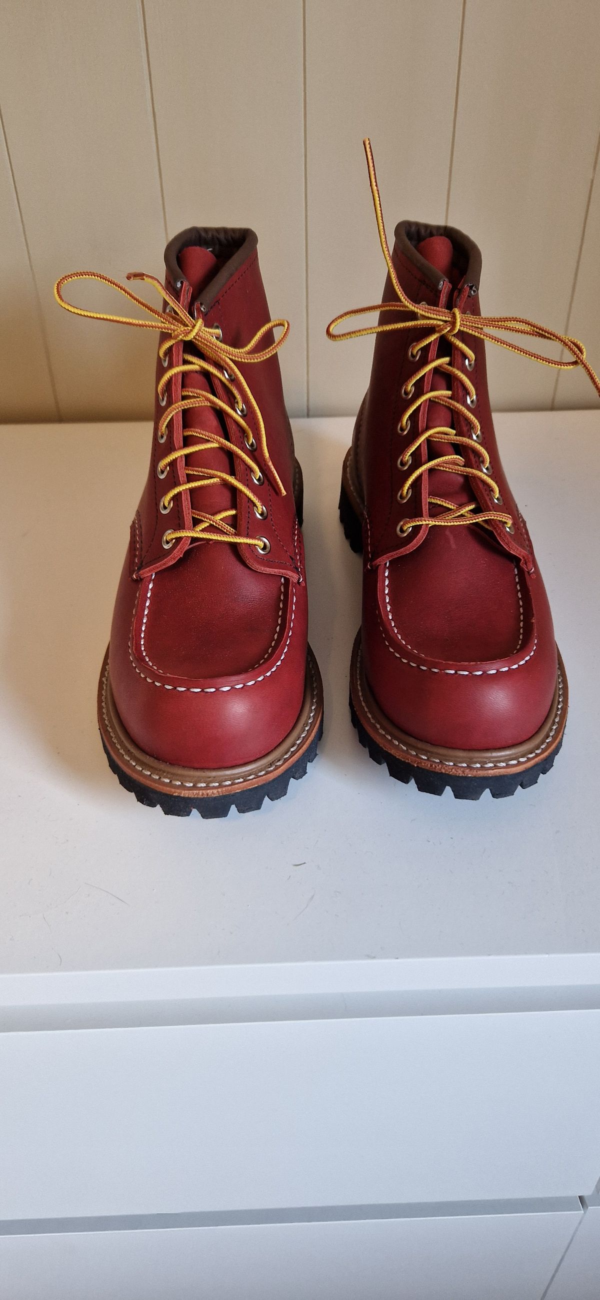 Photo by bastan on October 2, 2024 of the Red Wing 6-Inch Classic Moc in S.B. Foot Oro-Russet Portage.