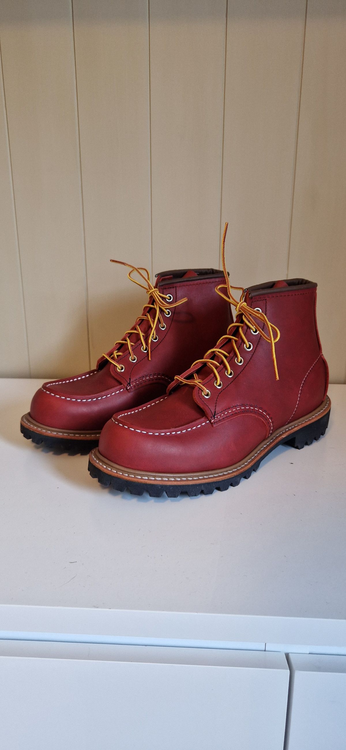Photo by bastan on October 2, 2024 of the Red Wing 6-Inch Classic Moc in S.B. Foot Oro-Russet Portage.