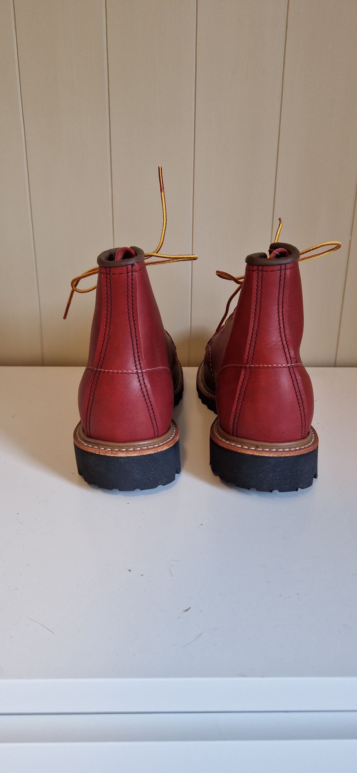 Photo by bastan on October 2, 2024 of the Red Wing 6-Inch Classic Moc in S.B. Foot Oro-Russet Portage.