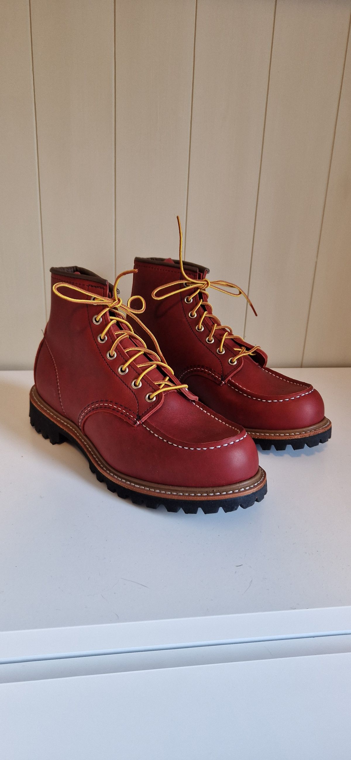 Photo by bastan on October 2, 2024 of the Red Wing 6-Inch Classic Moc in S.B. Foot Oro-Russet Portage.