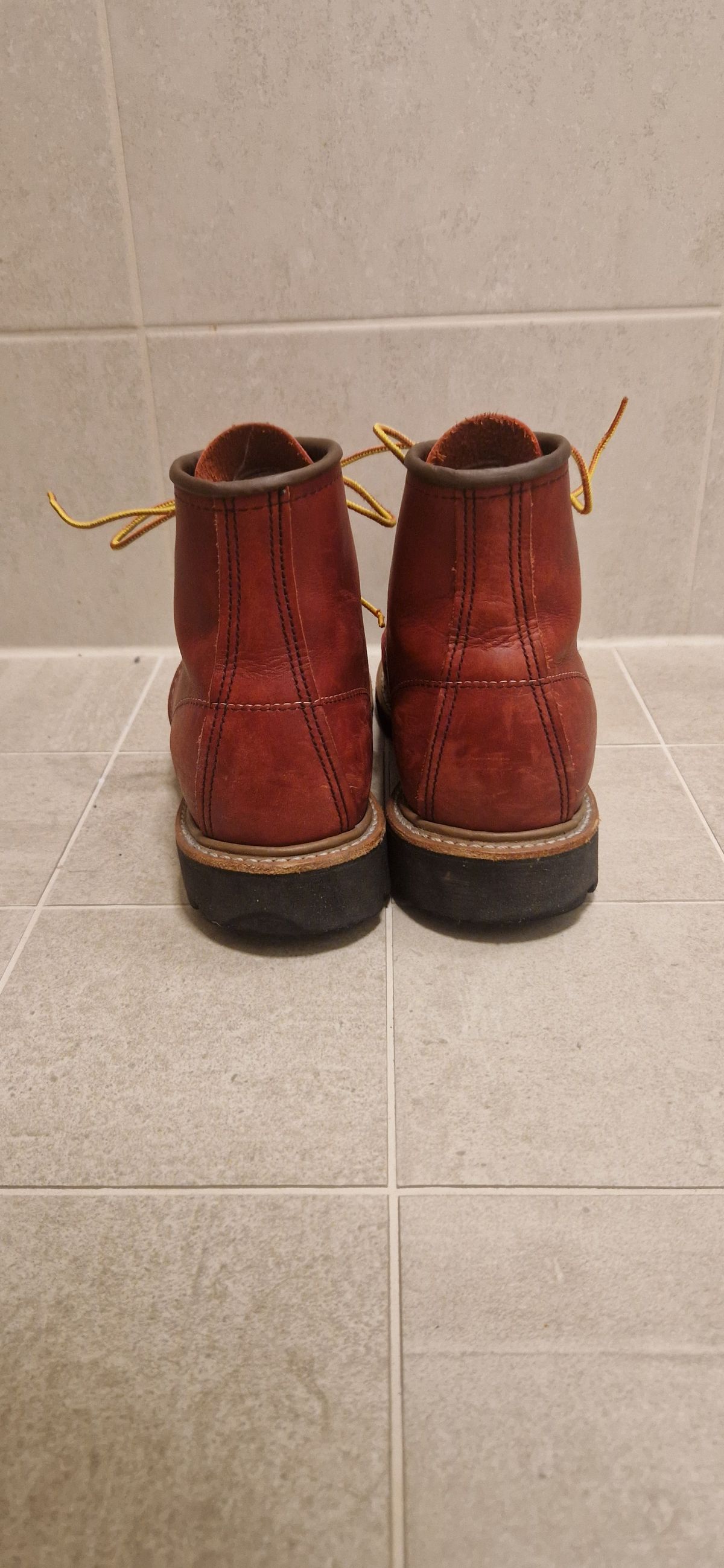 Photo by bastan on November 5, 2024 of the Red Wing 6-Inch Classic Moc in S.B. Foot Oro-Russet Portage.