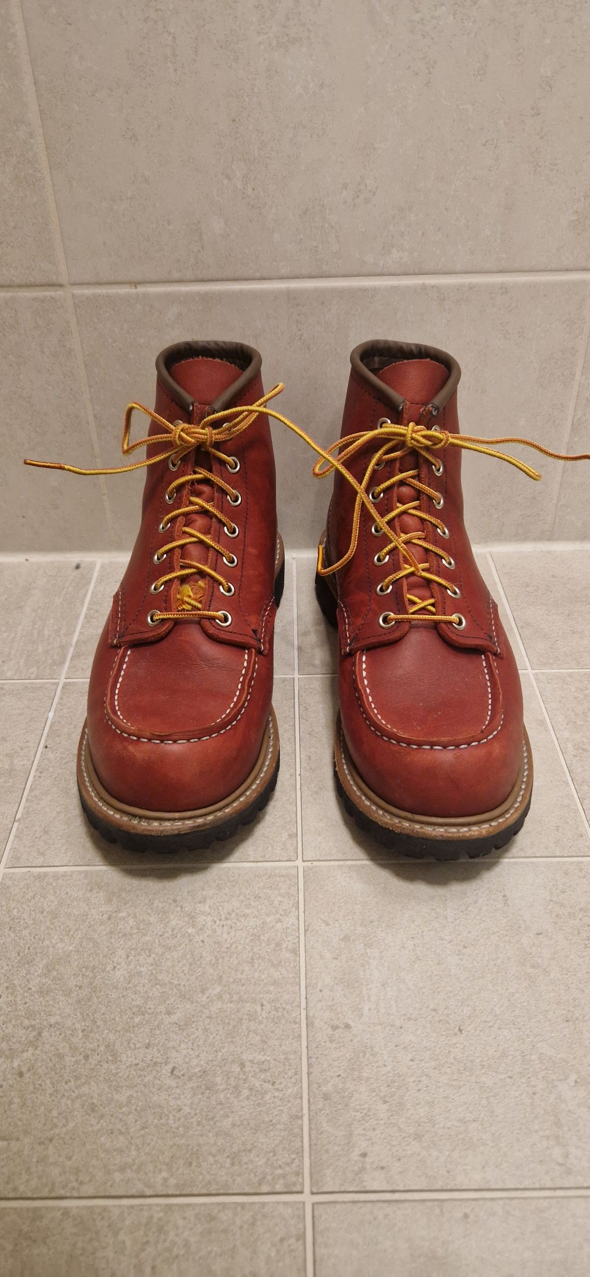 Photo by bastan on November 5, 2024 of the Red Wing 6-Inch Classic Moc in S.B. Foot Oro-Russet Portage.