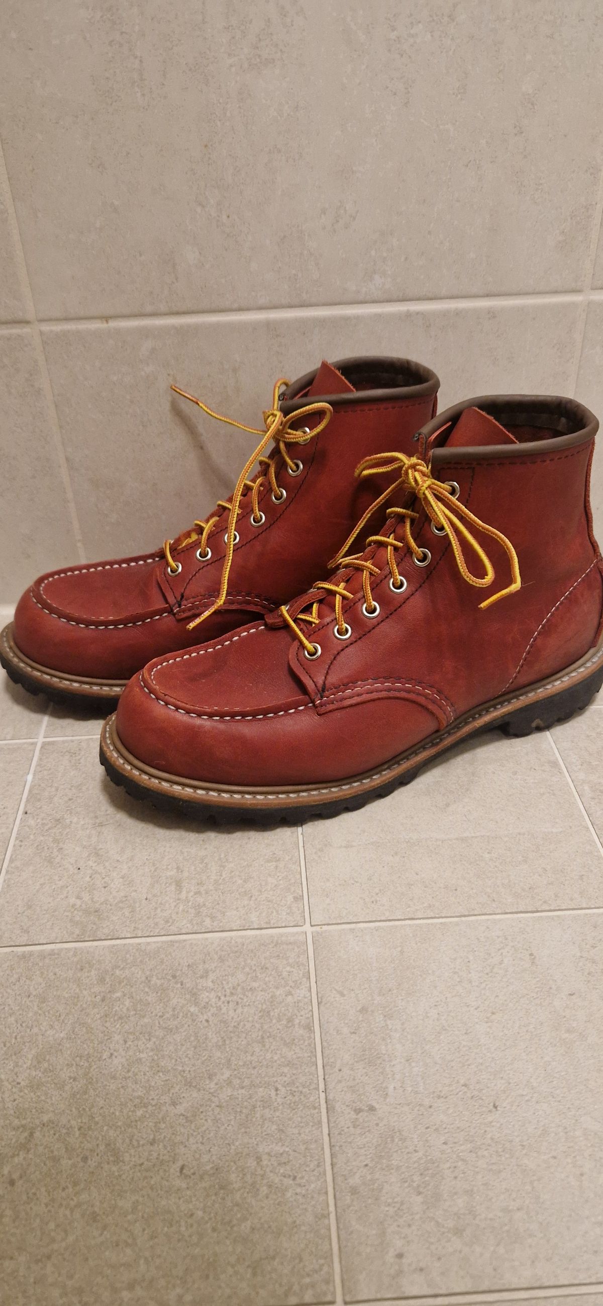Photo by bastan on November 5, 2024 of the Red Wing 6-Inch Classic Moc in S.B. Foot Oro-Russet Portage.
