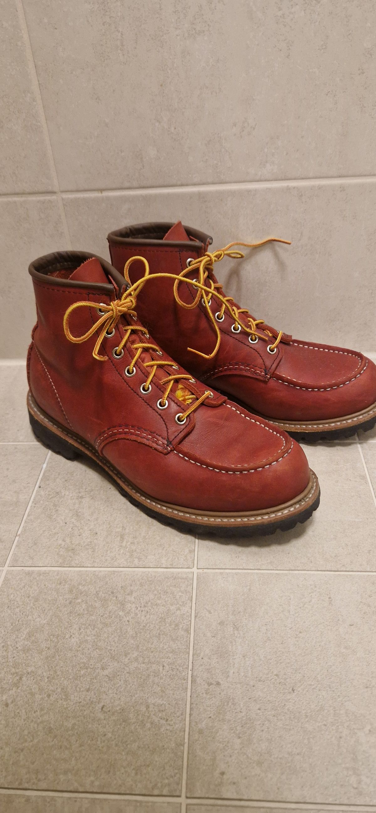 Photo by bastan on November 5, 2024 of the Red Wing 6-Inch Classic Moc in S.B. Foot Oro-Russet Portage.