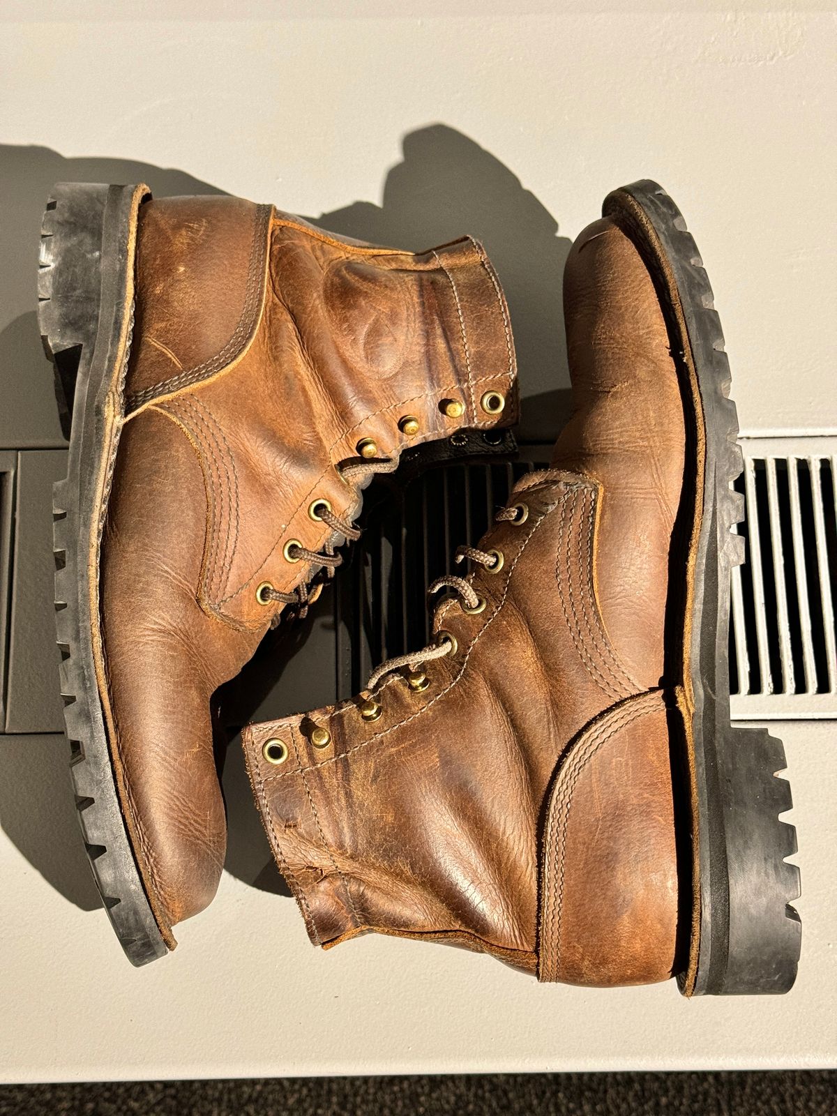 Photo by gabriel18 on March 6, 2024 of the JK Boots 300X in Seidel Brown Oil Tan.