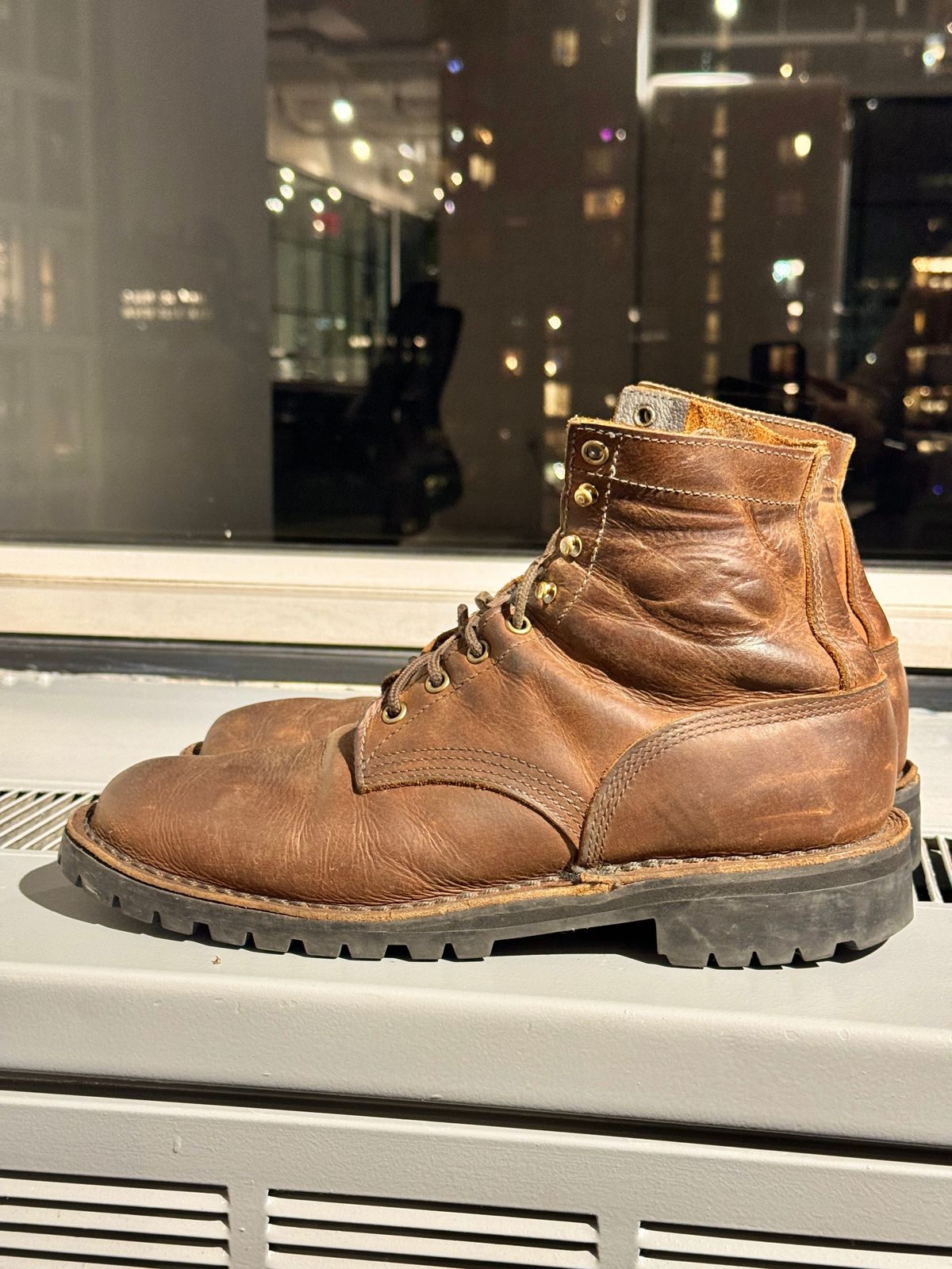 Photo by gabriel18 on March 6, 2024 of the JK Boots 300X in Seidel Brown Oil Tan.
