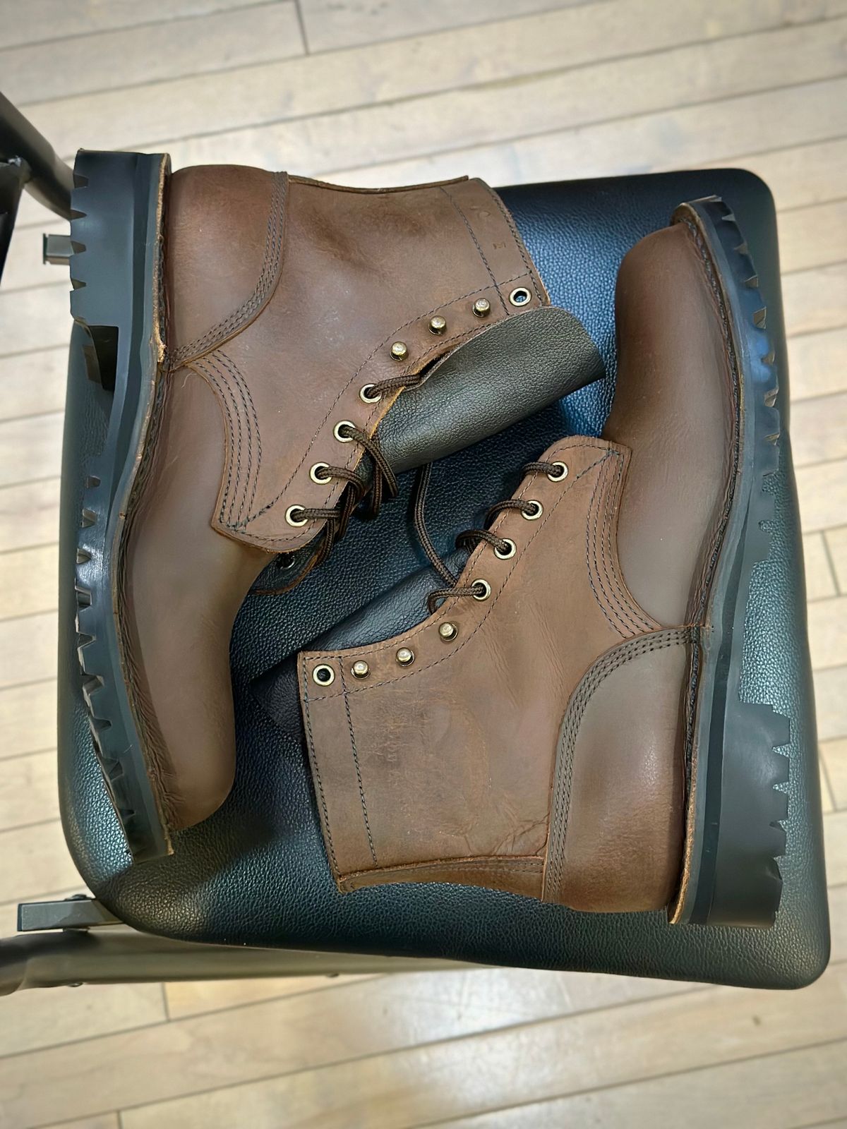 Photo by gabriel18 on October 1, 2023 of the JK Boots 300X in Seidel Brown Oil Tan.