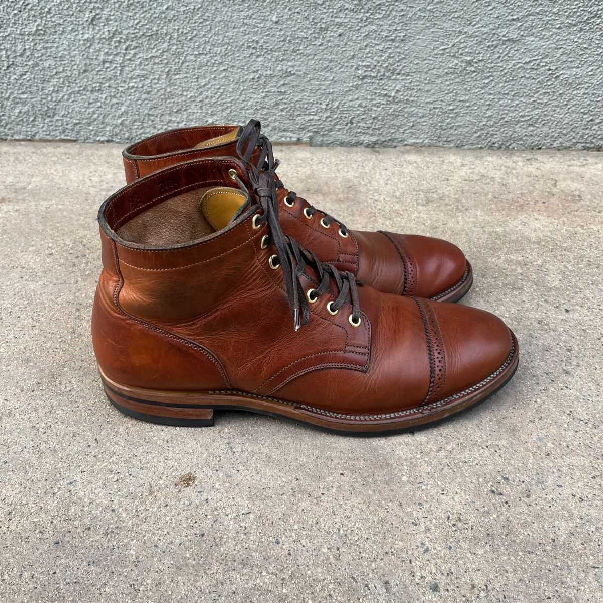 Photo by samepantssameboots6months on December 4, 2022 of the Viberg Service Boot BCT in Horween Burned Oak Dublin.