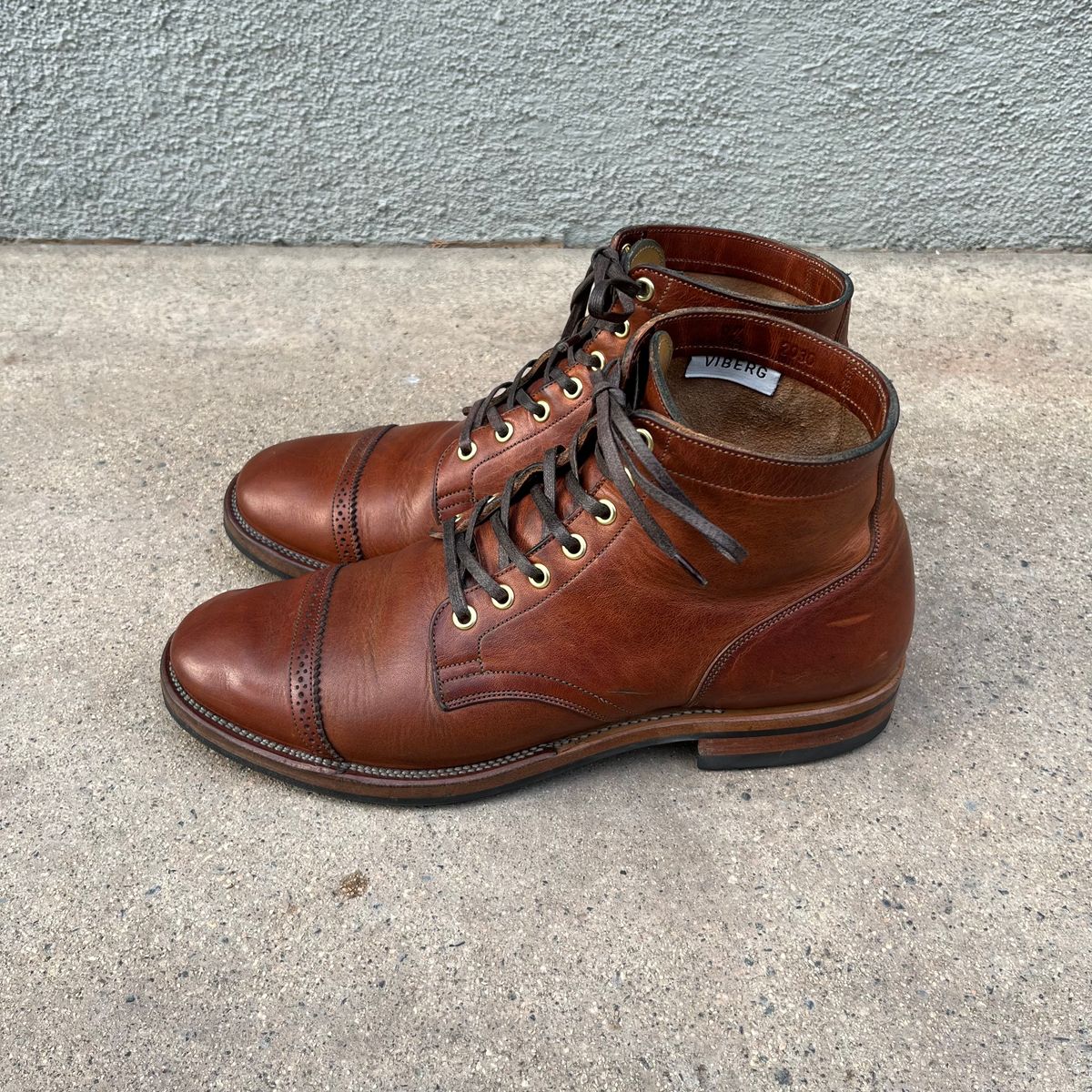 Photo by samepantssameboots6months on December 5, 2022 of the Viberg Service Boot BCT in Horween Burned Oak Dublin.