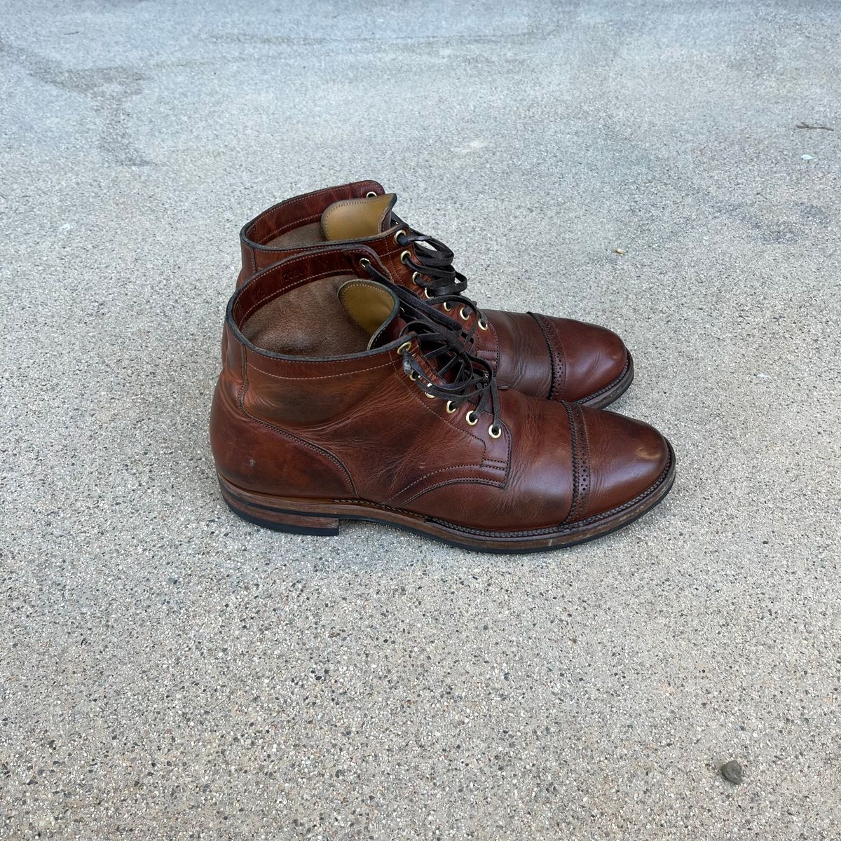 Photo by samepantssameboots6months on February 5, 2023 of the Viberg Service Boot BCT in Horween Burned Oak Dublin.