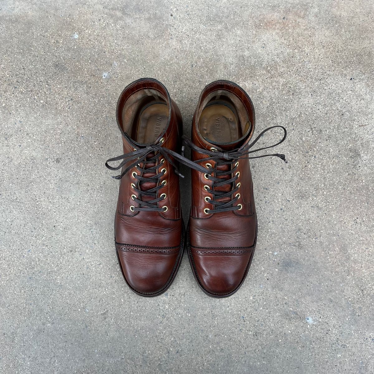 Photo by samepantssameboots6months on March 5, 2023 of the Viberg Service Boot BCT in Horween Burned Oak Dublin.