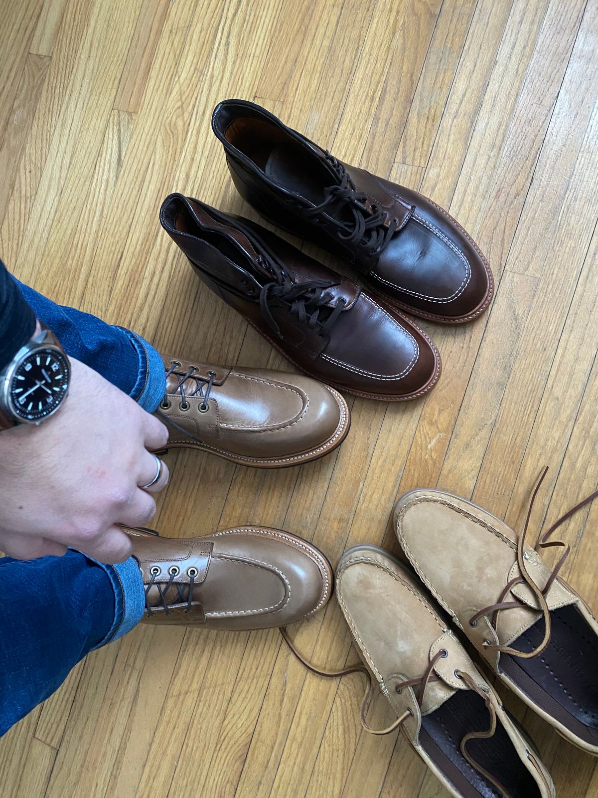 Photo by everydaycarrybuffalo on February 1, 2023 of the Grant Stone Brass Boot in Horween Dune Chromexcel.