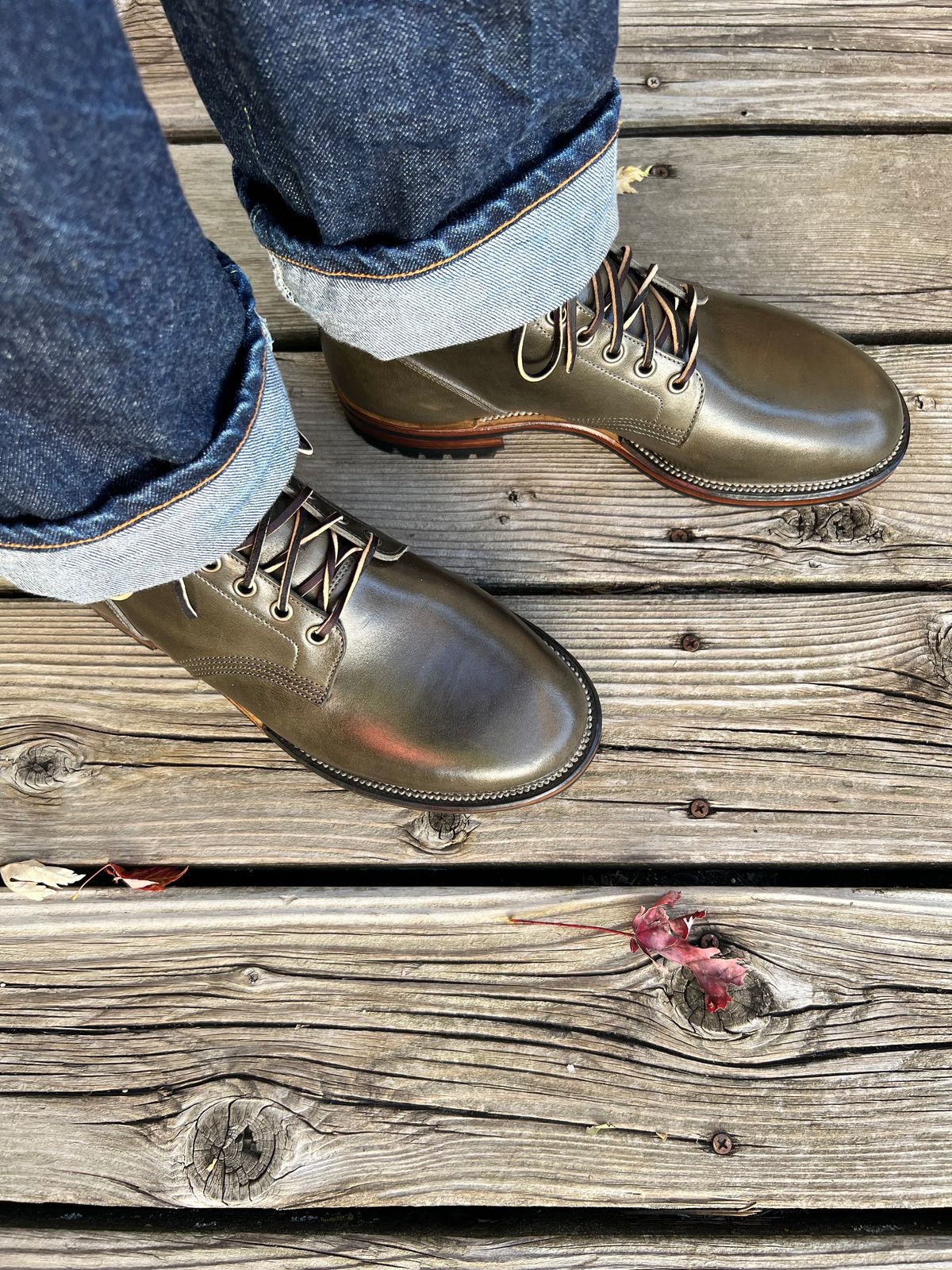 Photo by tooth on October 5, 2023 of the Viberg Boondocker in Maryam Olive TPR Horsebutt.