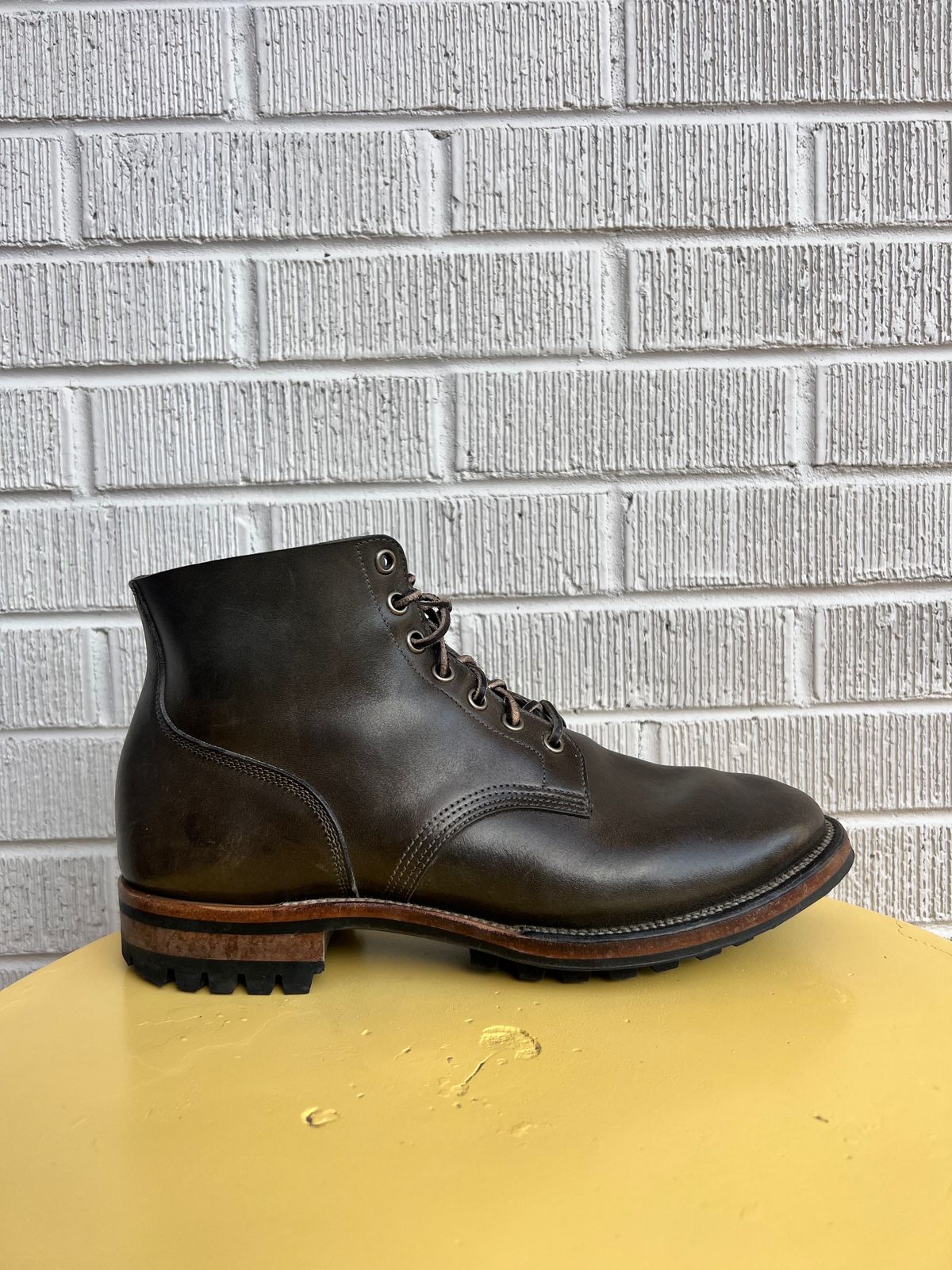 Photo by tooth on November 3, 2023 of the Viberg Boondocker in Maryam Olive TPR Horsebutt.