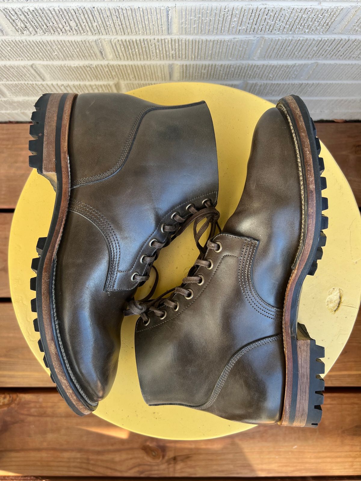 Photo by tooth on December 5, 2023 of the Viberg Boondocker in Maryam Olive TPR Horsebutt.
