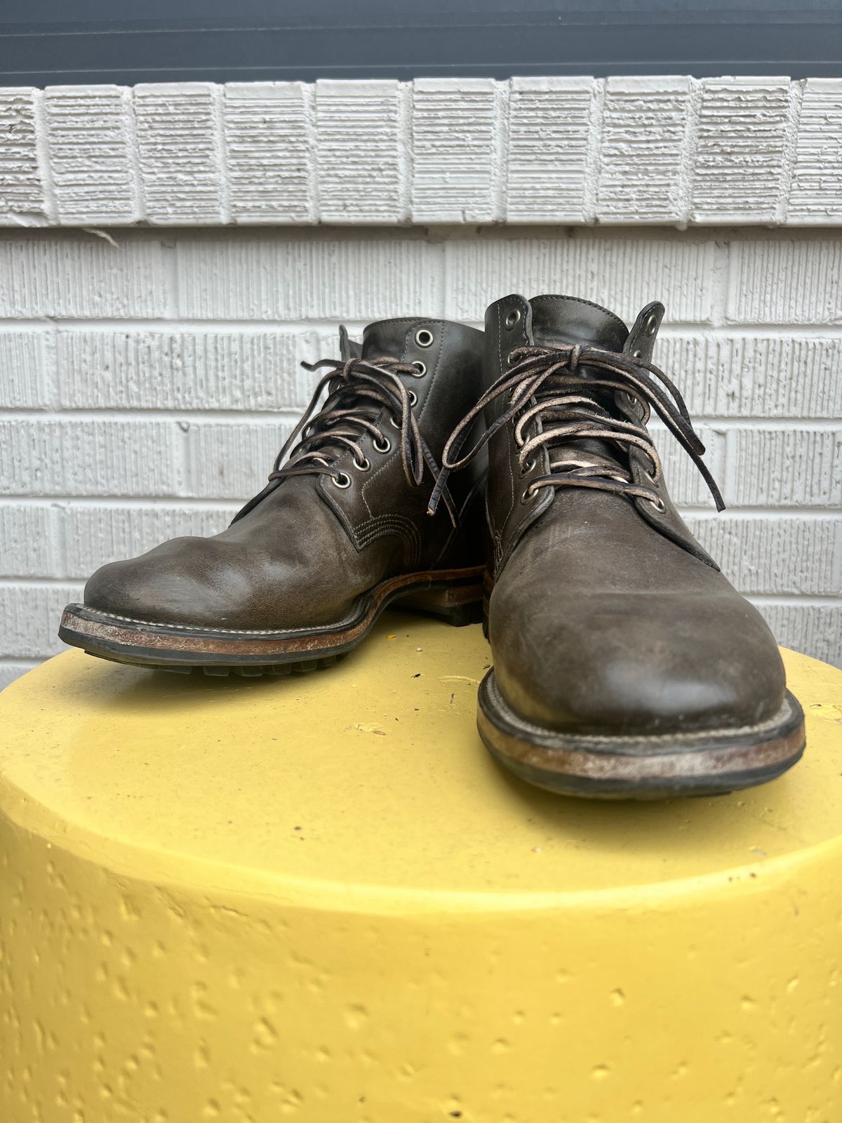 Photo by tooth on January 4, 2024 of the Viberg Boondocker in Maryam Olive TPR Horsebutt.