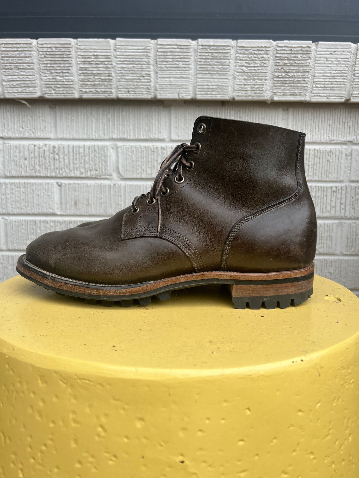 Photo by tooth on January 4, 2024 of the Viberg Boondocker in Maryam Olive TPR Horsebutt.