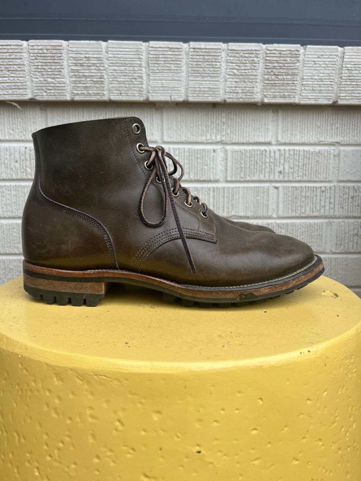 Photo by tooth on January 4, 2024 of the Viberg Boondocker in Maryam Olive TPR Horsebutt.
