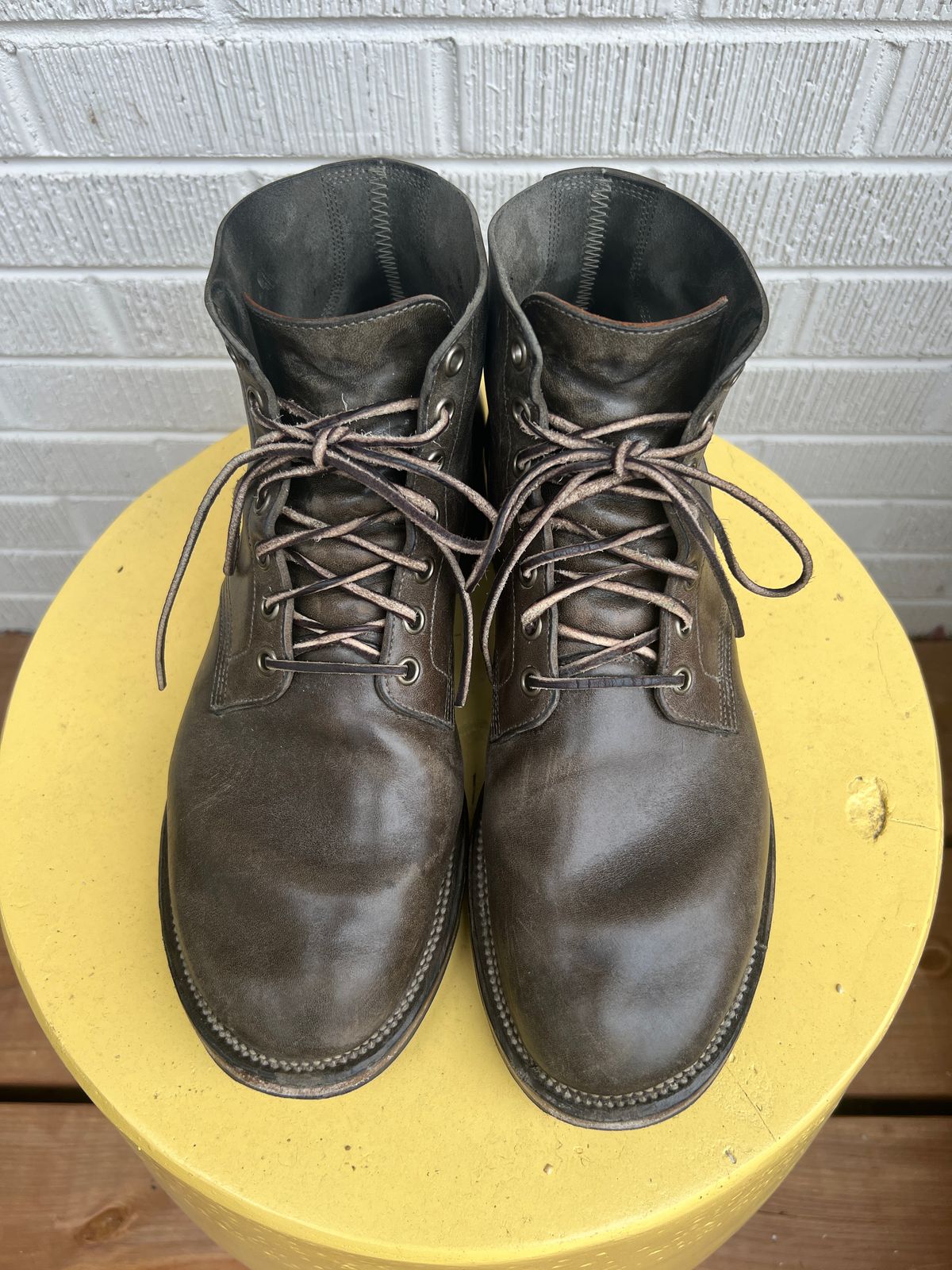 Photo by tooth on January 4, 2024 of the Viberg Boondocker in Maryam Olive TPR Horsebutt.