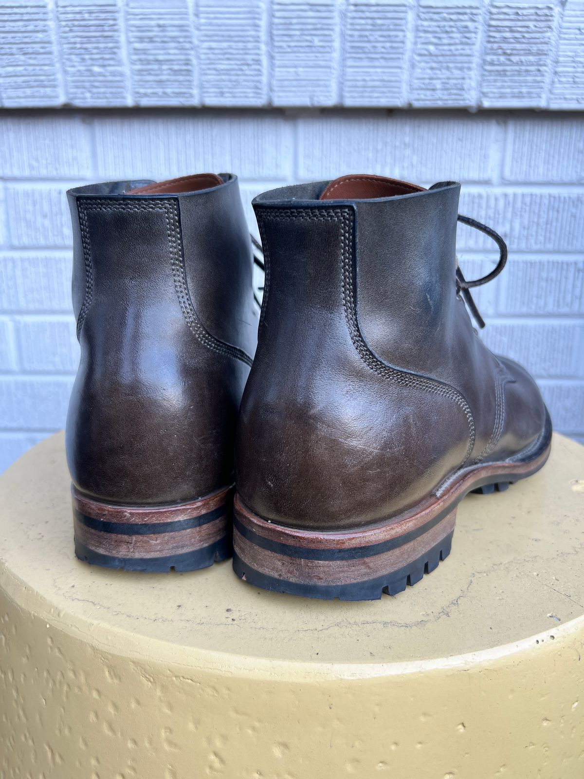 Photo by tooth on February 1, 2024 of the Viberg Boondocker in Maryam Olive TPR Horsebutt.