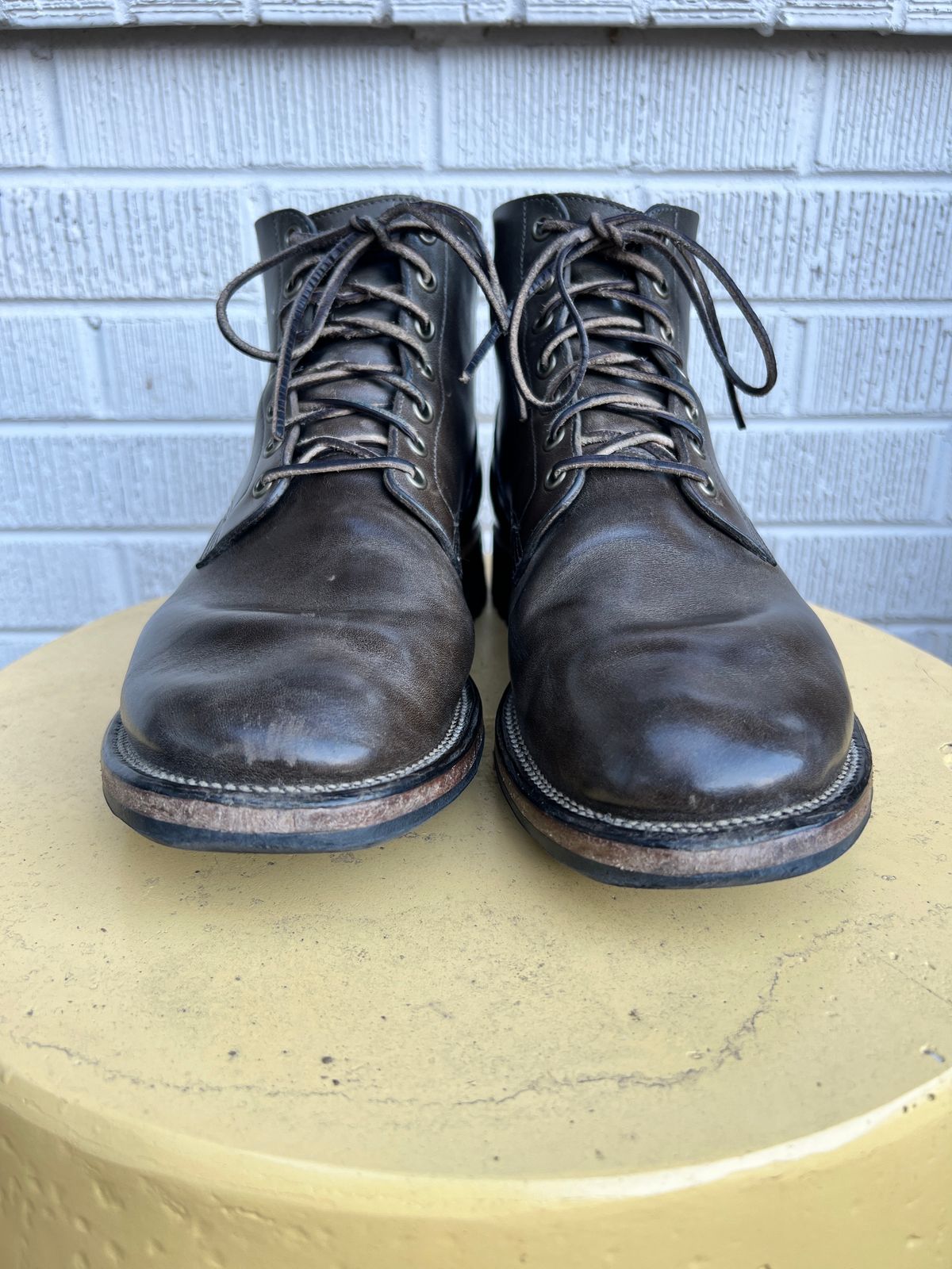 Photo by tooth on February 1, 2024 of the Viberg Boondocker in Maryam Olive TPR Horsebutt.