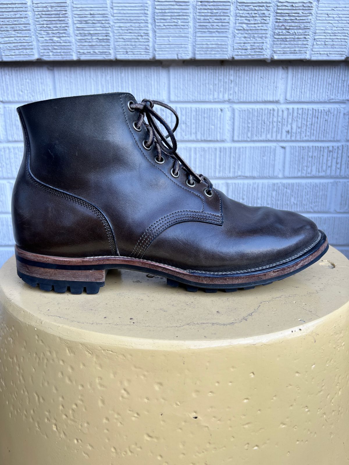 Photo by tooth on February 1, 2024 of the Viberg Boondocker in Maryam Olive TPR Horsebutt.