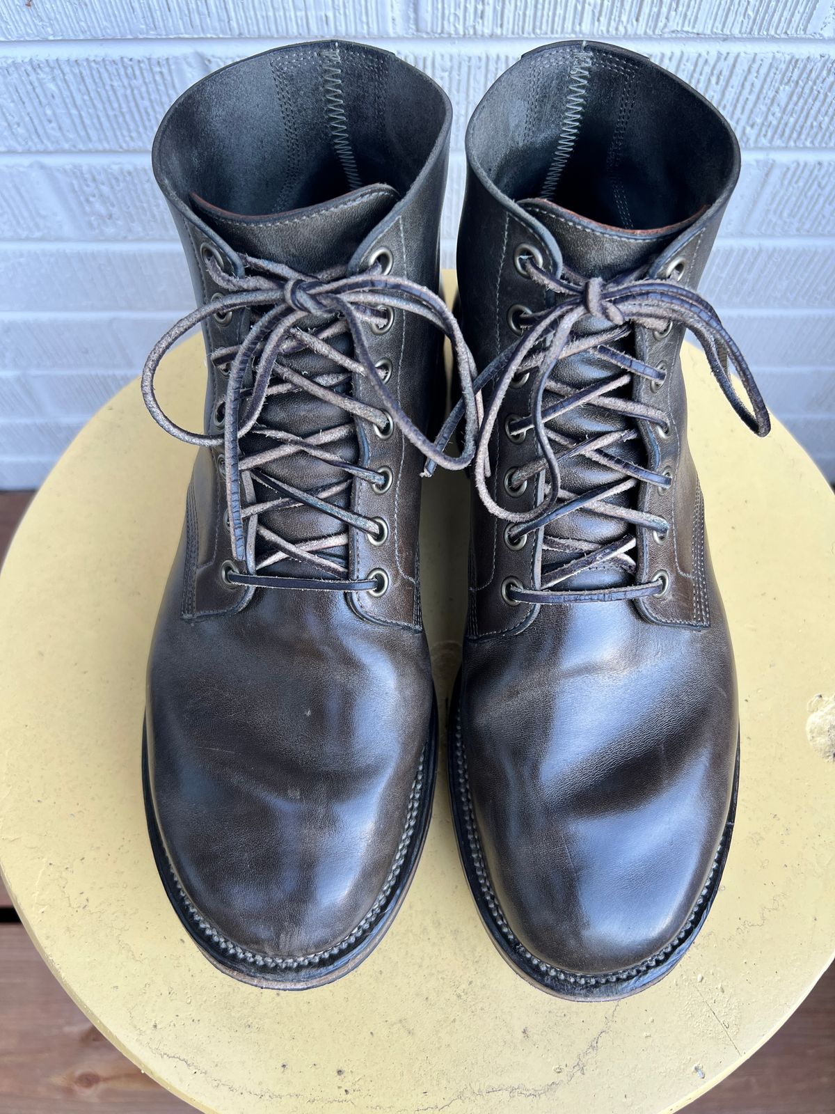 Photo by tooth on February 1, 2024 of the Viberg Boondocker in Maryam Olive TPR Horsebutt.