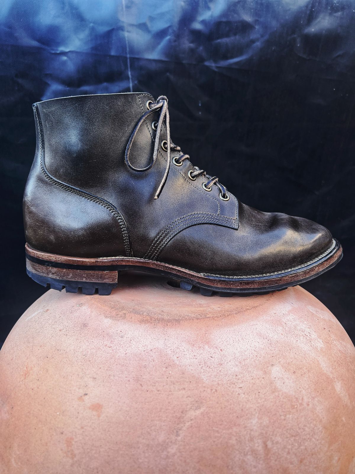 Photo by tooth on March 2, 2024 of the Viberg Boondocker in Maryam Olive TPR Horsebutt.