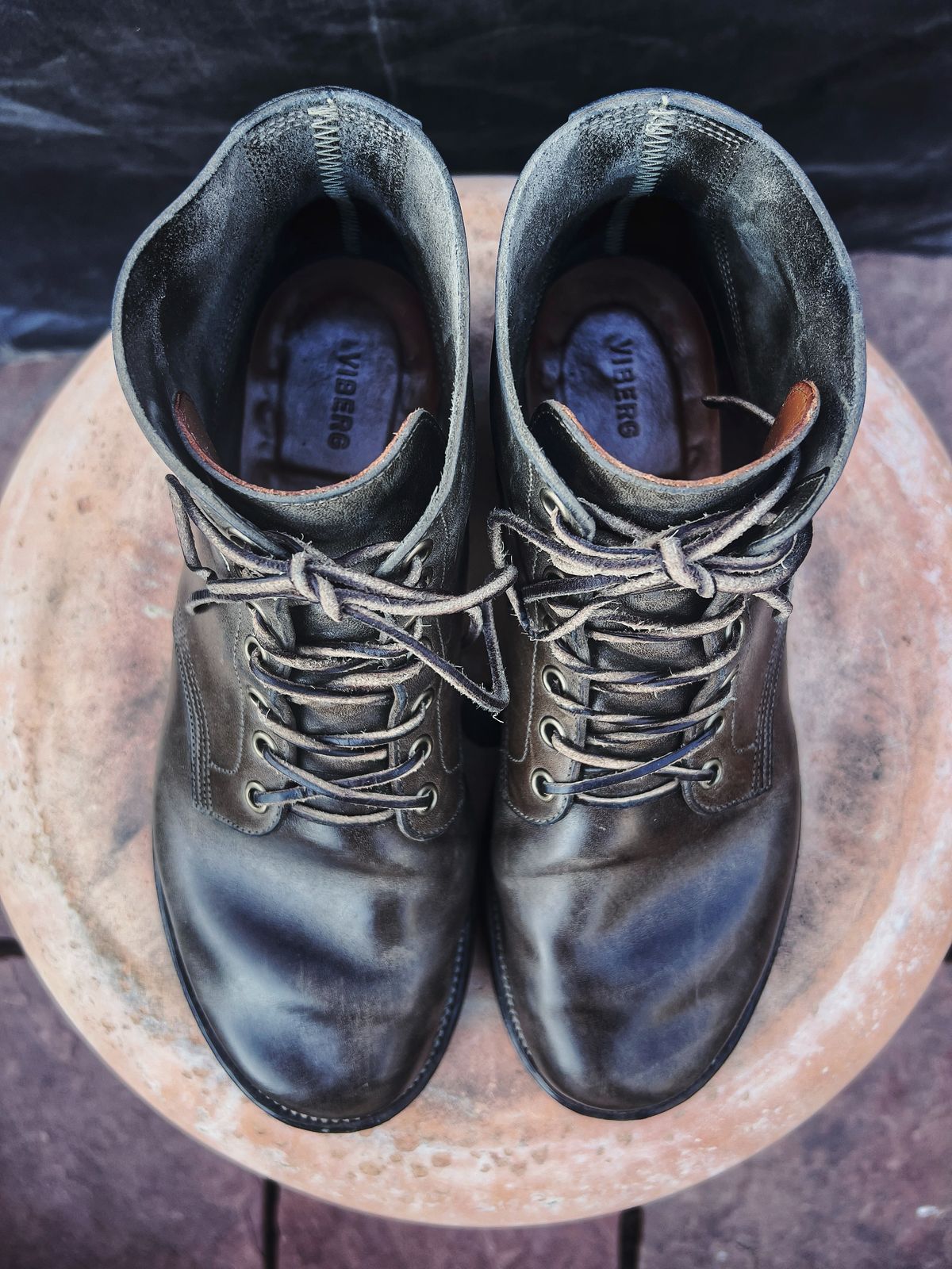 Photo by tooth on March 2, 2024 of the Viberg Boondocker in Maryam Olive TPR Horsebutt.