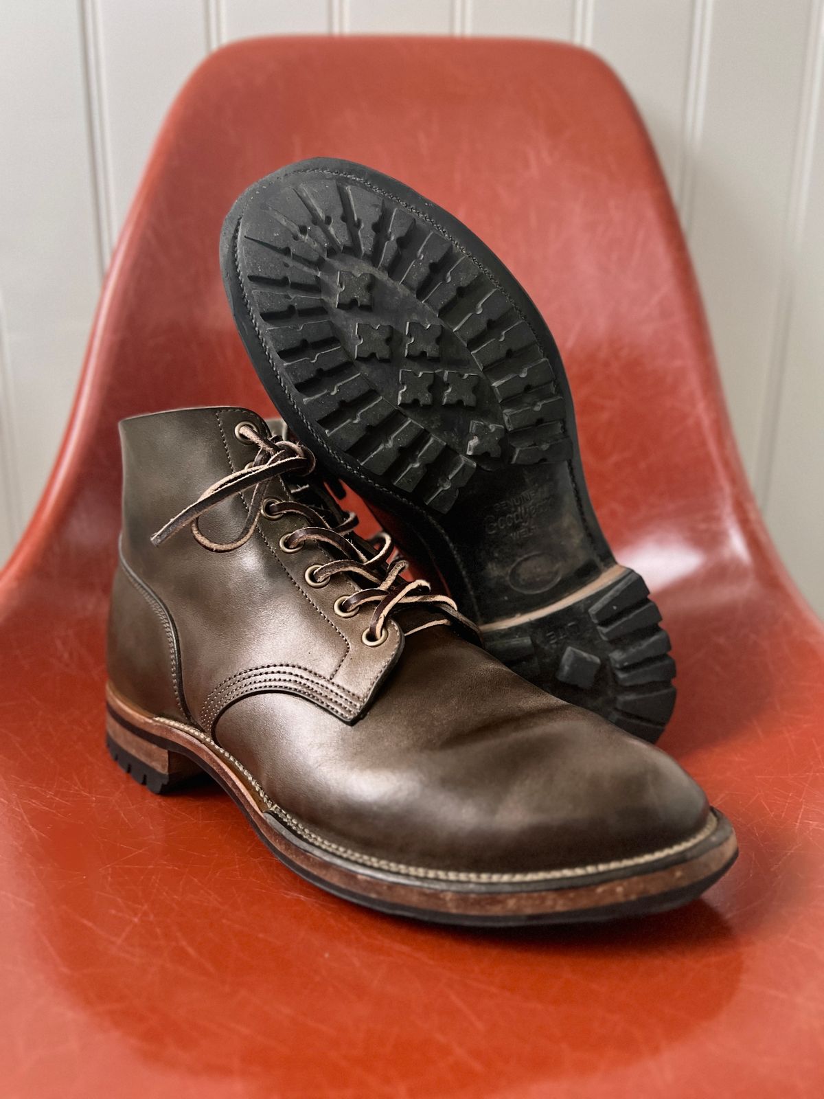 Photo by tooth on April 2, 2024 of the Viberg Boondocker in Maryam Olive TPR Horsebutt.