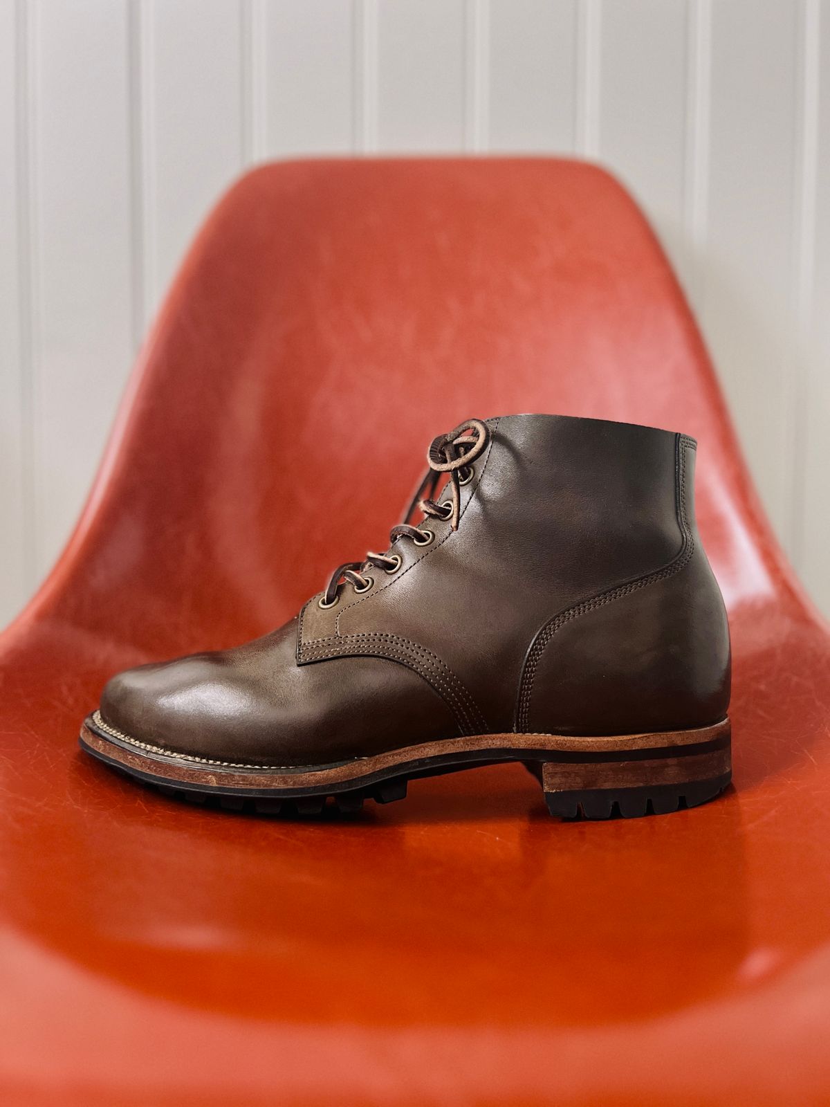Photo by tooth on April 2, 2024 of the Viberg Boondocker in Maryam Olive TPR Horsebutt.