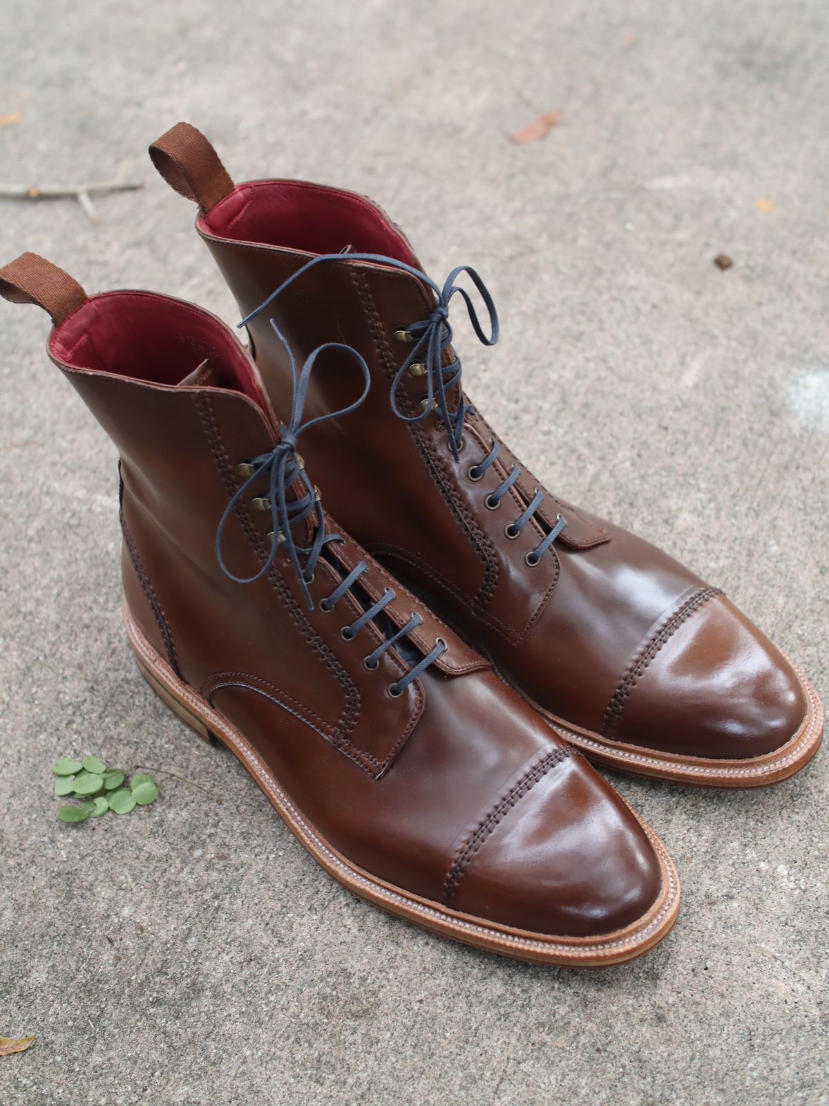 Photo by miamisoledoc on October 1, 2022 of the Carmina Unlisted Model in Horween Armagnac Shell Cordovan.