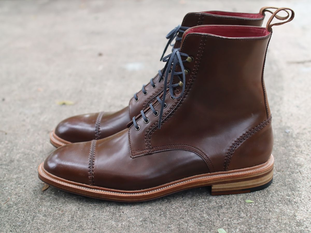 Photo by miamisoledoc on October 1, 2022 of the Carmina Unlisted Model in Horween Armagnac Shell Cordovan.