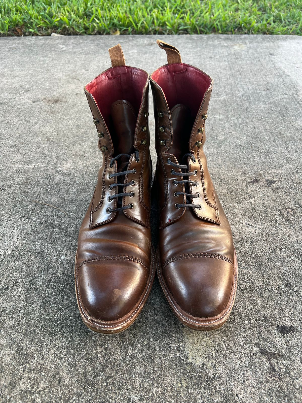 Photo by miamisoledoc on November 4, 2022 of the Carmina Unlisted Model in Horween Armagnac Shell Cordovan.