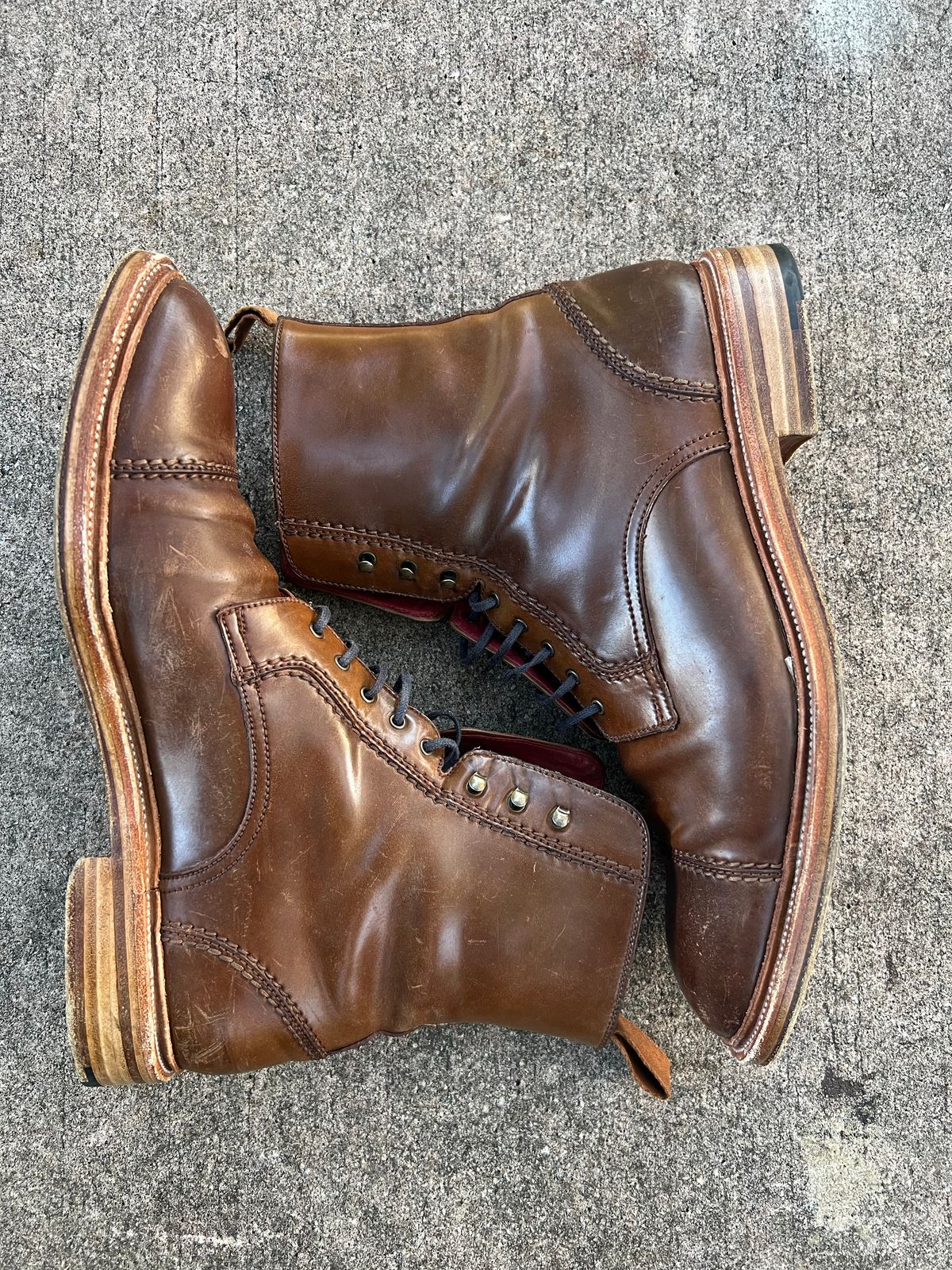 Photo by miamisoledoc on November 4, 2022 of the Carmina Unlisted Model in Horween Armagnac Shell Cordovan.