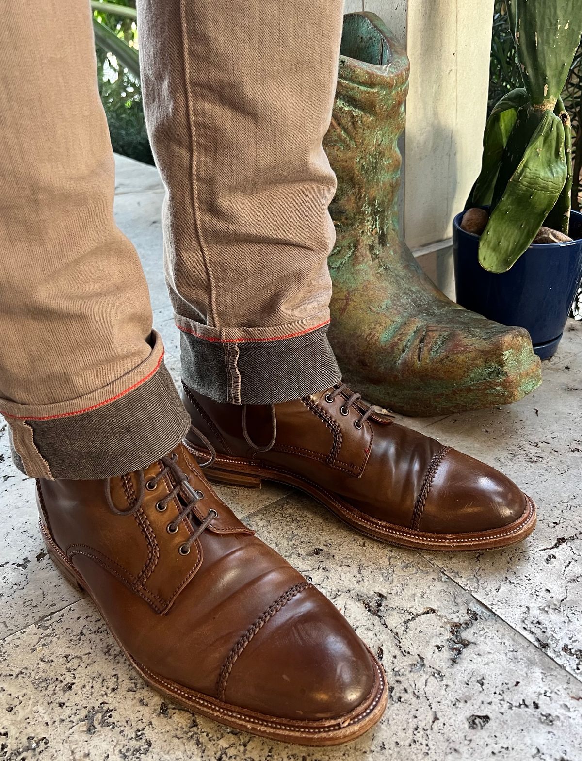 Photo by miamisoledoc on December 3, 2022 of the Carmina Unlisted Model in Horween Armagnac Shell Cordovan.