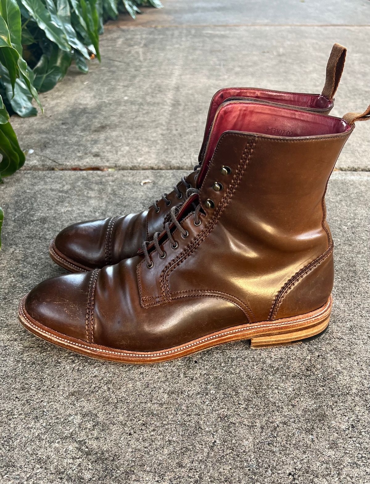 Photo by miamisoledoc on December 3, 2022 of the Carmina Unlisted Model in Horween Armagnac Shell Cordovan.