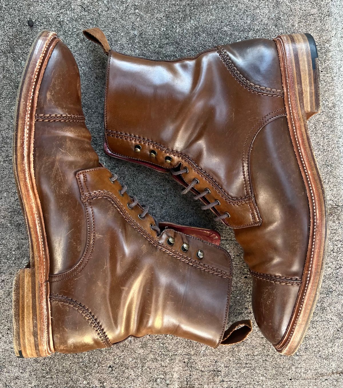 Photo by miamisoledoc on December 3, 2022 of the Carmina Unlisted Model in Horween Armagnac Shell Cordovan.