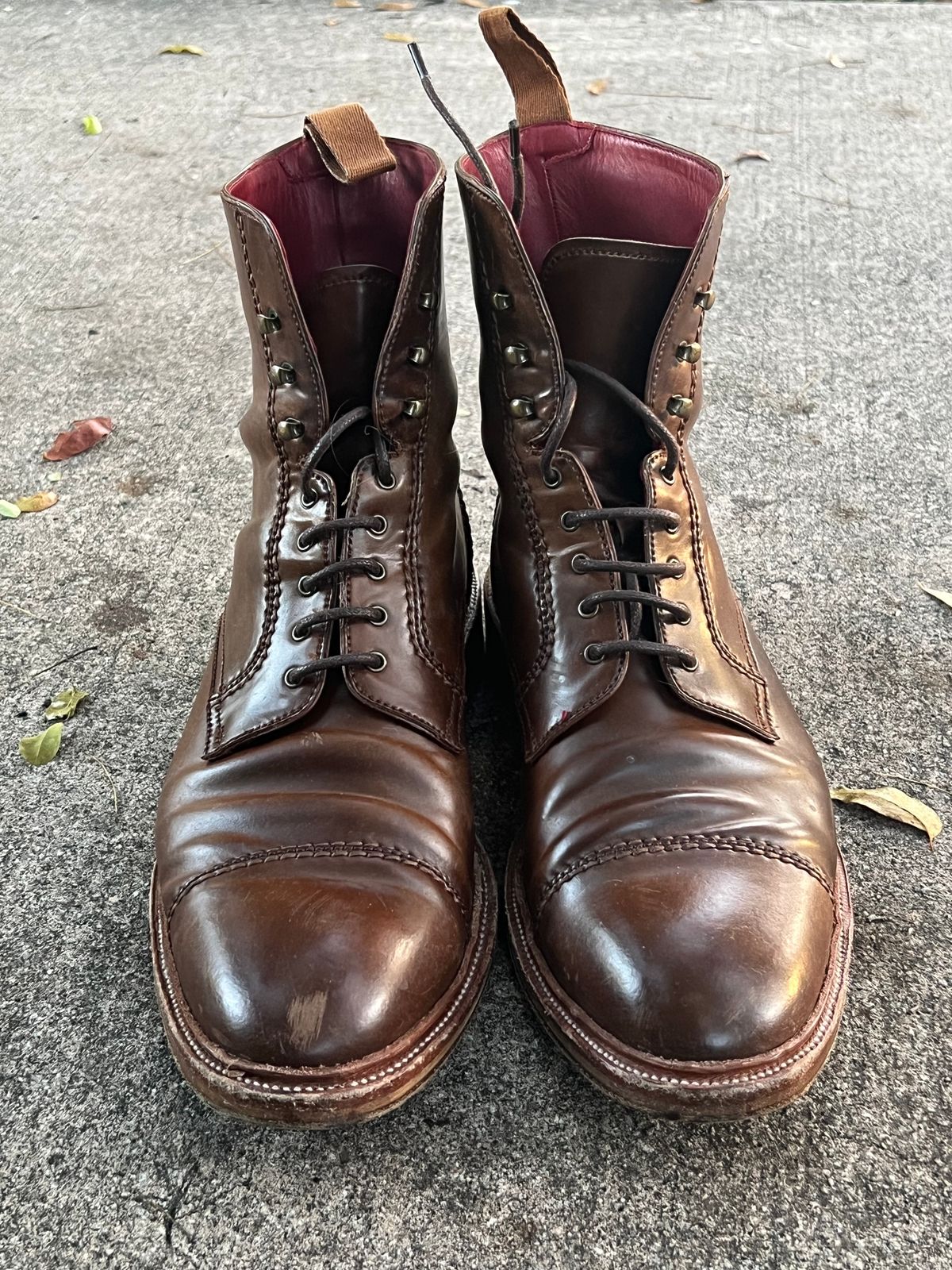 Photo by miamisoledoc on January 4, 2023 of the Carmina Unlisted Model in Horween Armagnac Shell Cordovan.
