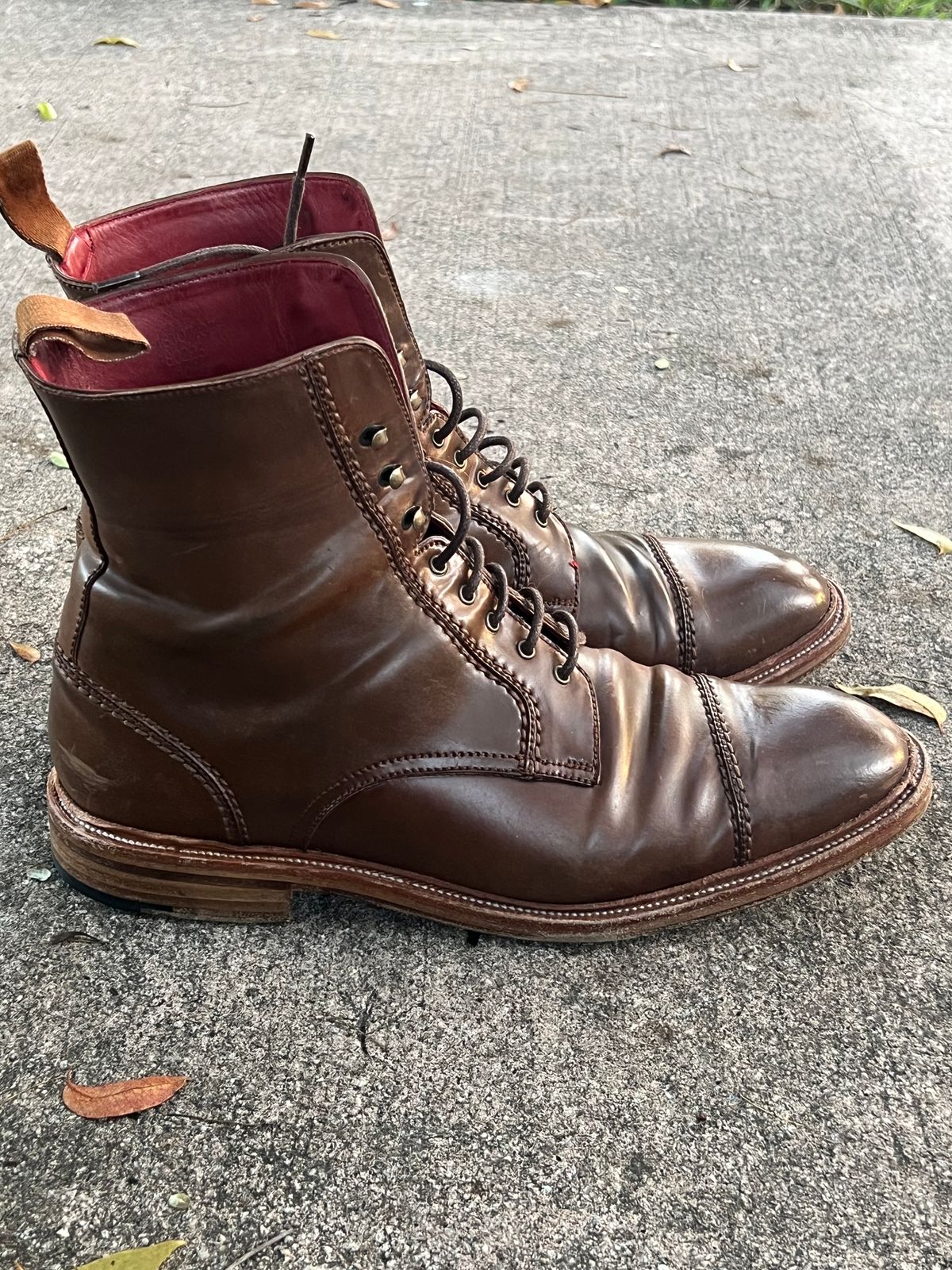 Photo by miamisoledoc on January 4, 2023 of the Carmina Unlisted Model in Horween Armagnac Shell Cordovan.