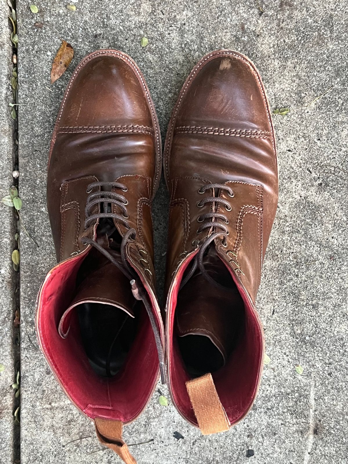 Photo by miamisoledoc on January 4, 2023 of the Carmina Unlisted Model in Horween Armagnac Shell Cordovan.