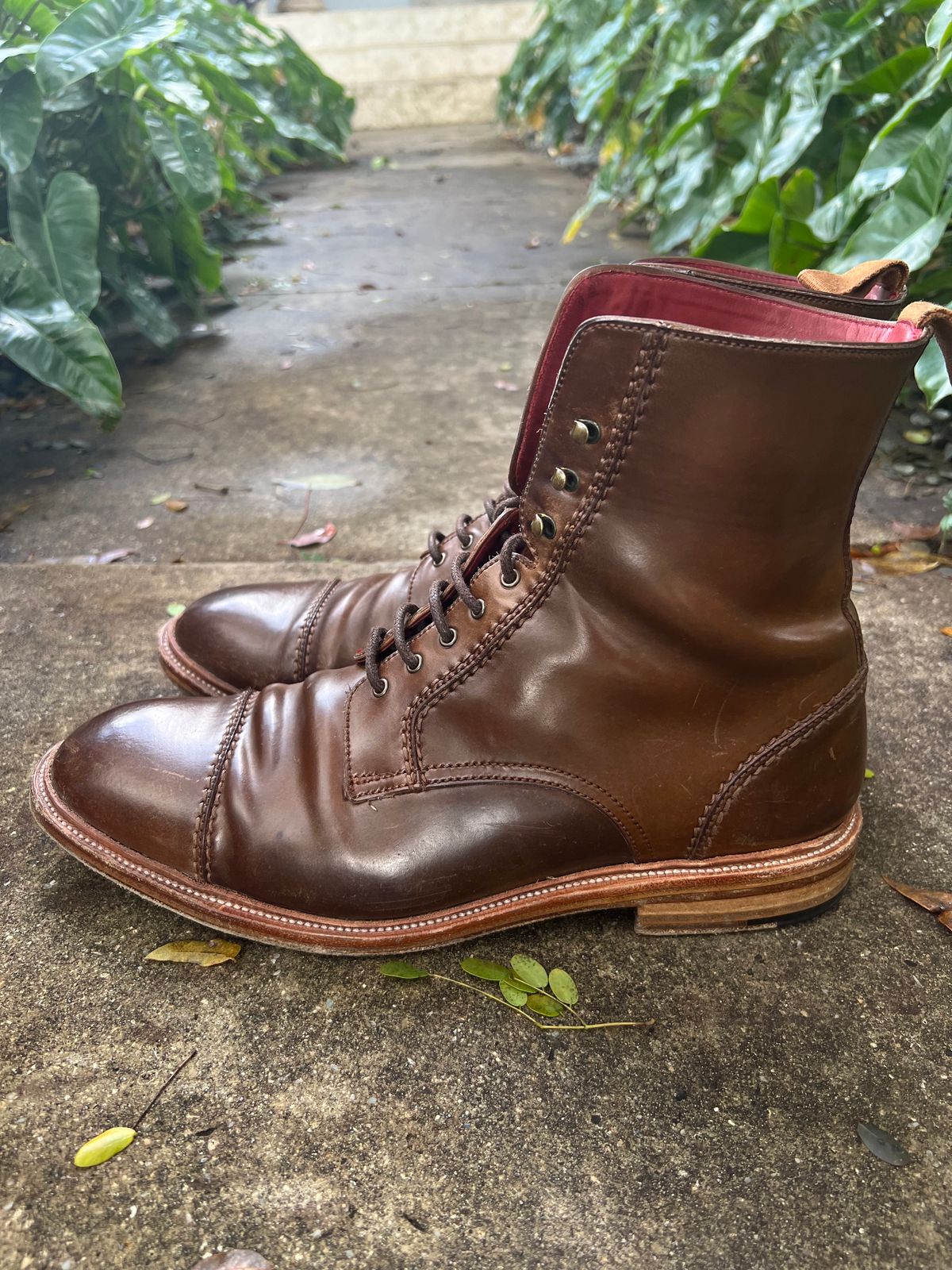 Photo by miamisoledoc on February 5, 2023 of the Carmina Unlisted Model in Horween Armagnac Shell Cordovan.