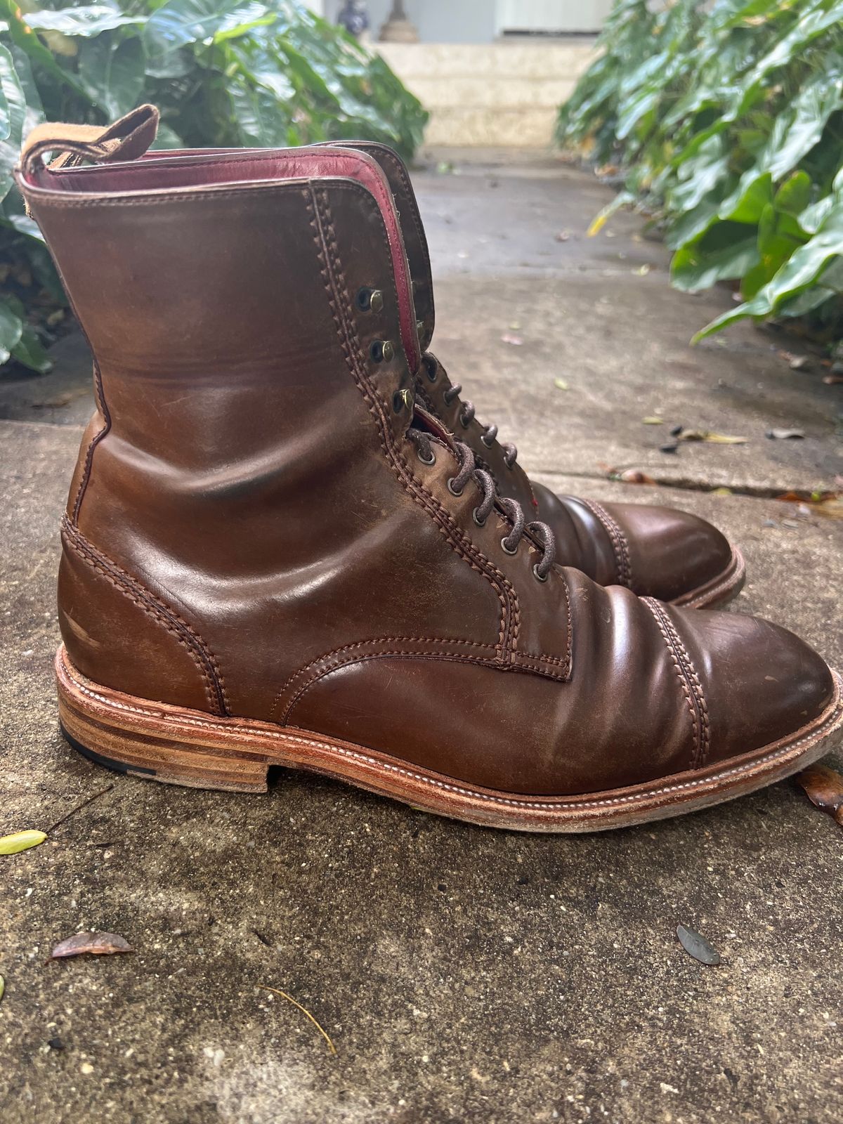 Photo by miamisoledoc on February 5, 2023 of the Carmina Unlisted Model in Horween Armagnac Shell Cordovan.
