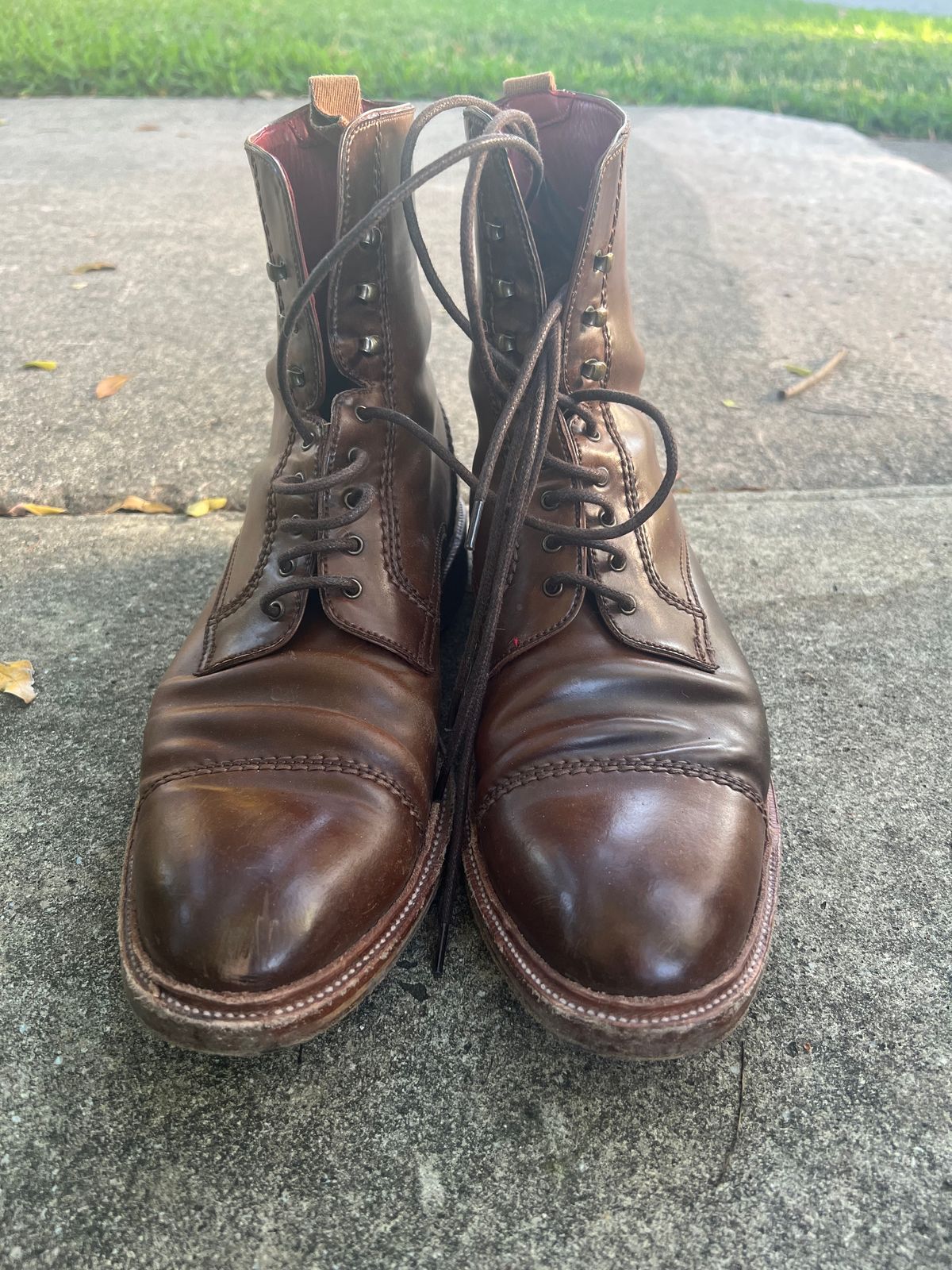 Photo by miamisoledoc on March 5, 2023 of the Carmina Unlisted Model in Horween Armagnac Shell Cordovan.