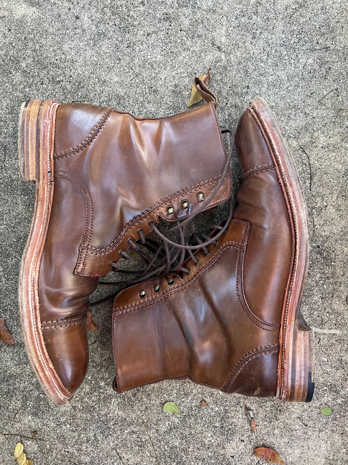 Photo by miamisoledoc on March 5, 2023 of the Carmina Unlisted Model in Horween Armagnac Shell Cordovan.