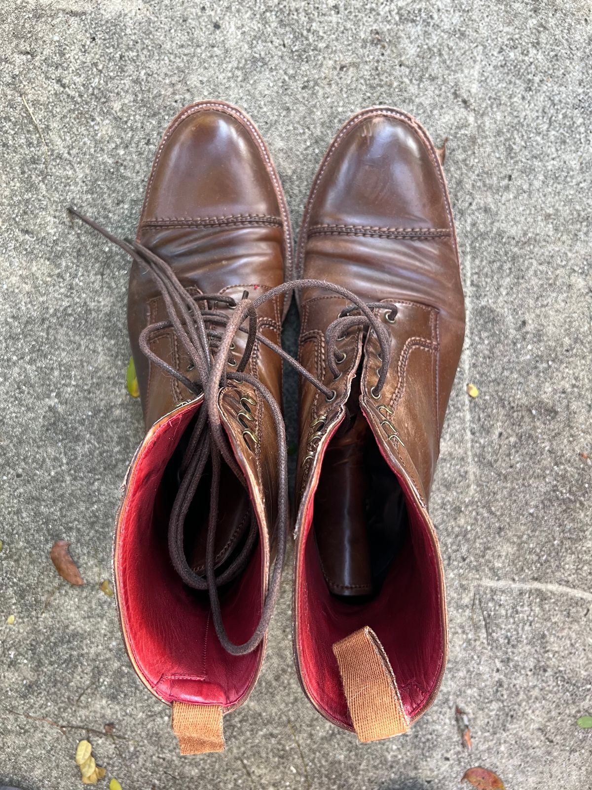 Photo by miamisoledoc on March 5, 2023 of the Carmina Unlisted Model in Horween Armagnac Shell Cordovan.