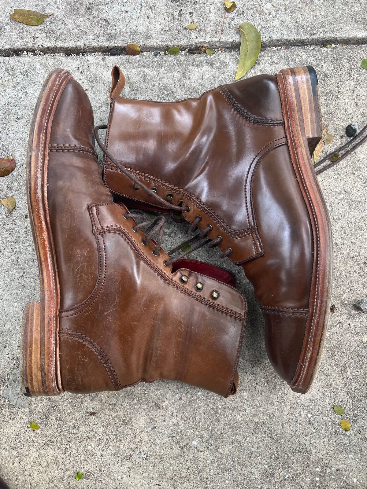 Photo by miamisoledoc on April 3, 2023 of the Carmina Unlisted Model in Horween Armagnac Shell Cordovan.