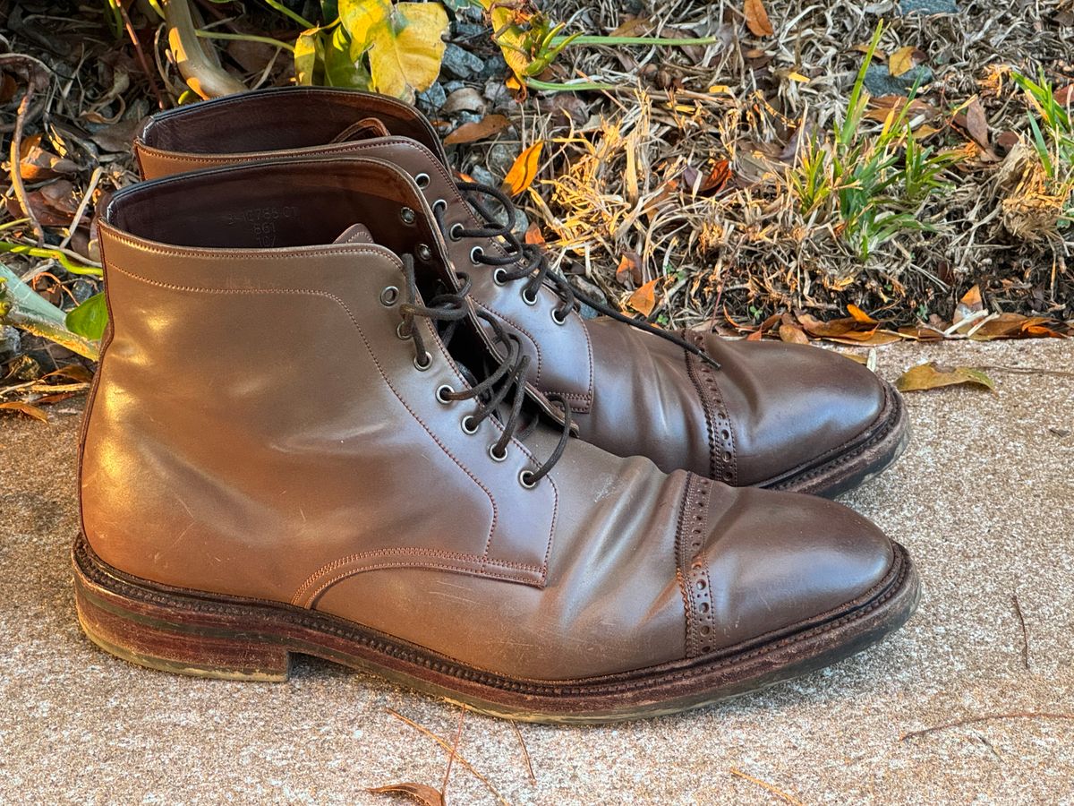 Photo by miamisoledoc on December 3, 2023 of the Carmina Work Boots 861 in Unknown Leather.