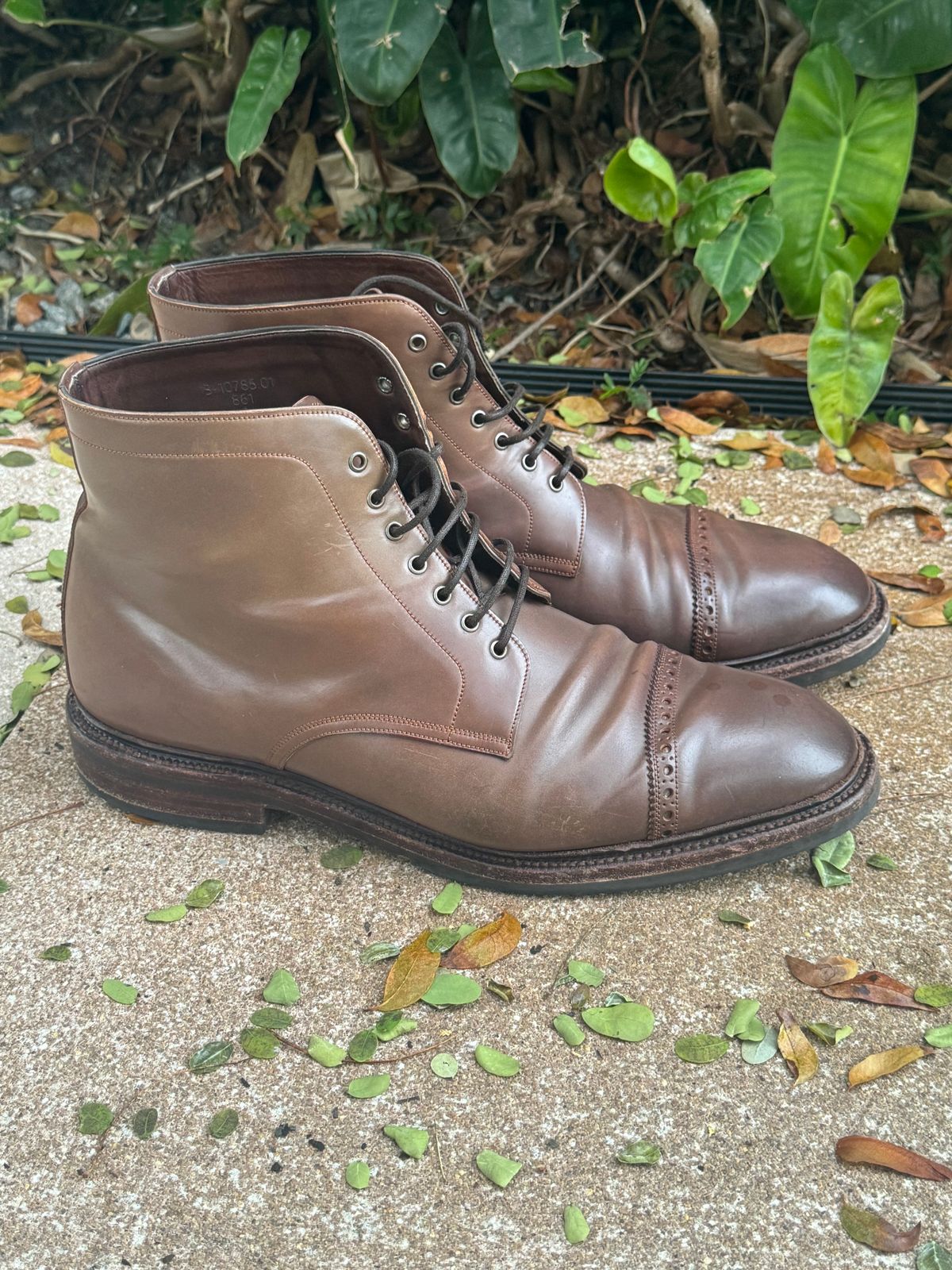 Photo by miamisoledoc on January 4, 2024 of the Carmina Work Boots 861 in Unknown Leather.