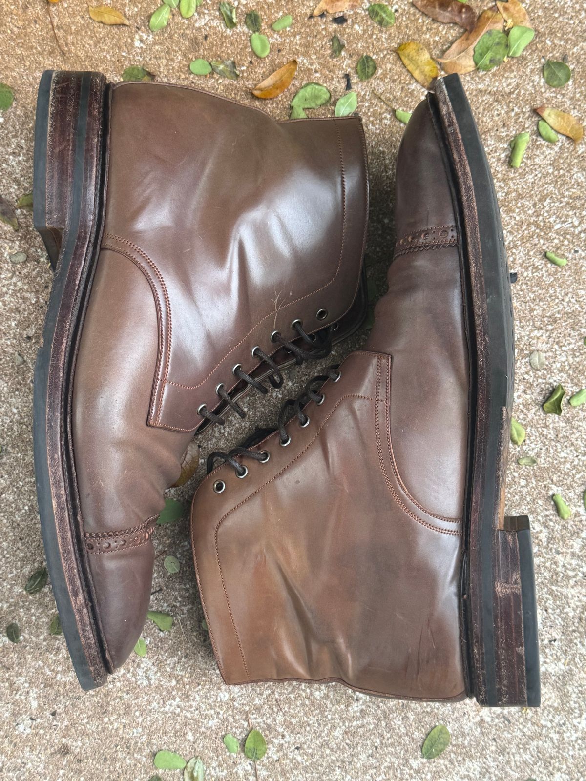 Photo by miamisoledoc on January 4, 2024 of the Carmina Work Boots 861 in Unknown Leather.